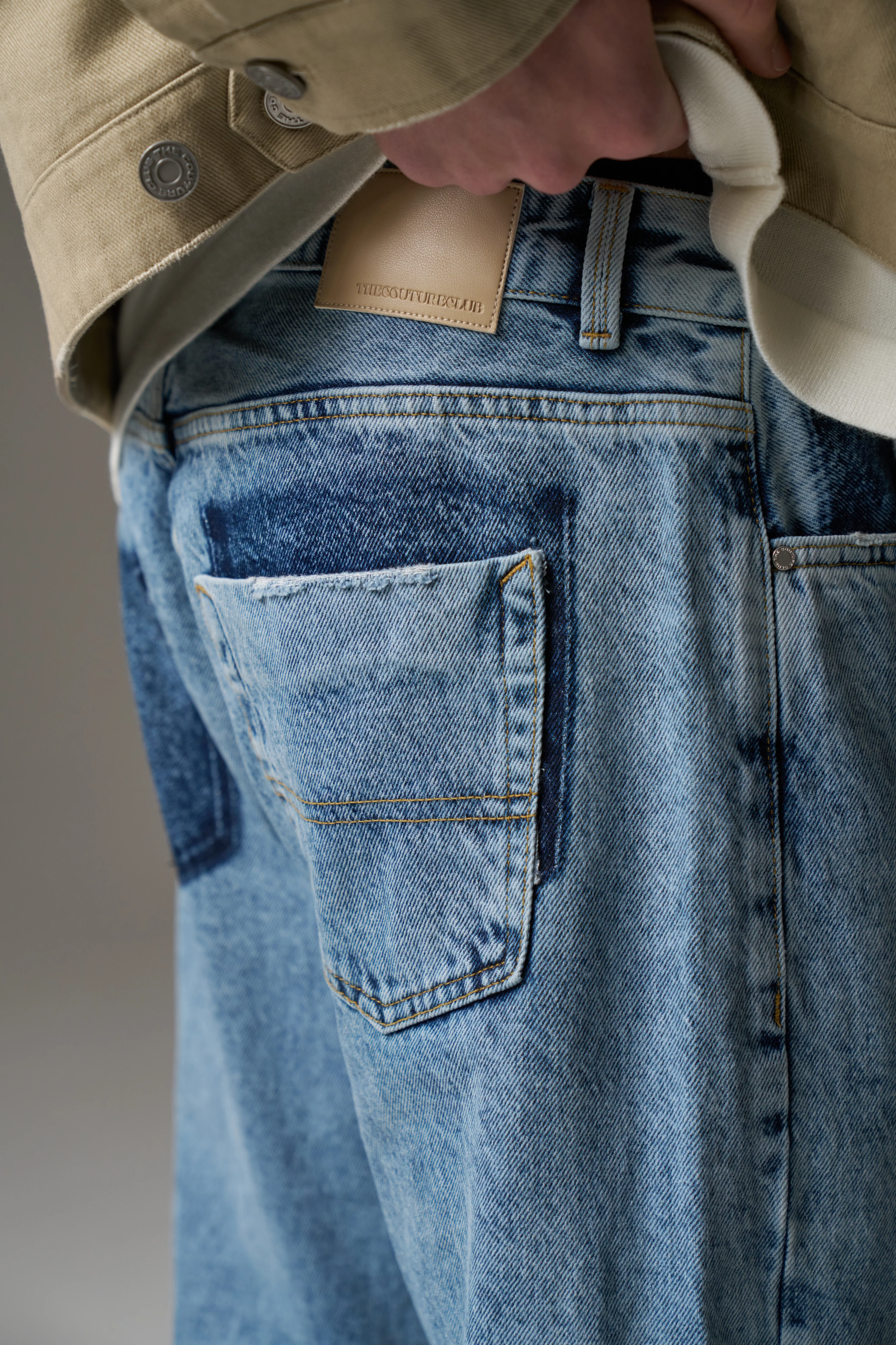 MULTI POCKET WASHED JEAN - BLUE WASH