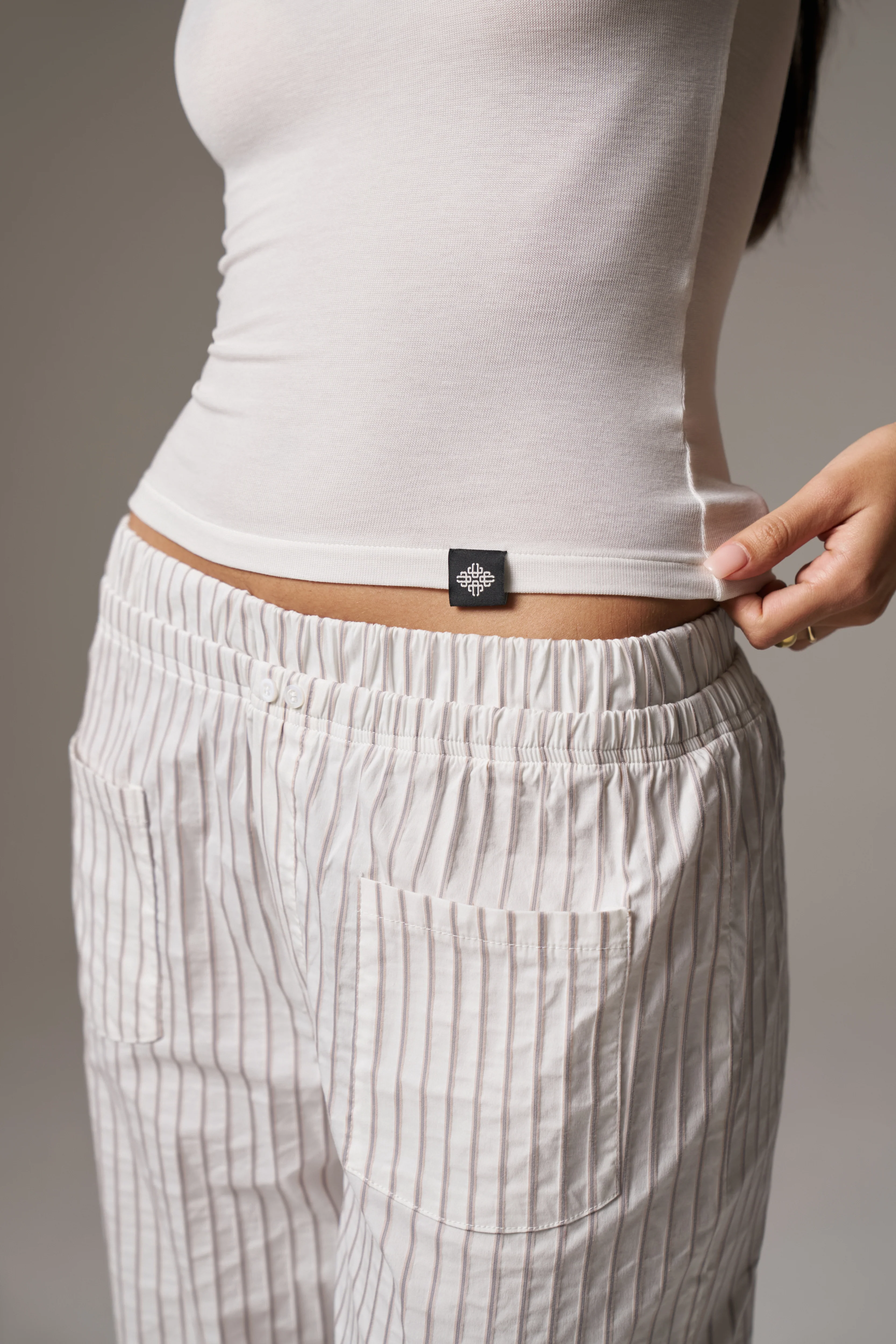 SLUB EMBLEM LABEL VEST TOP - WHITE