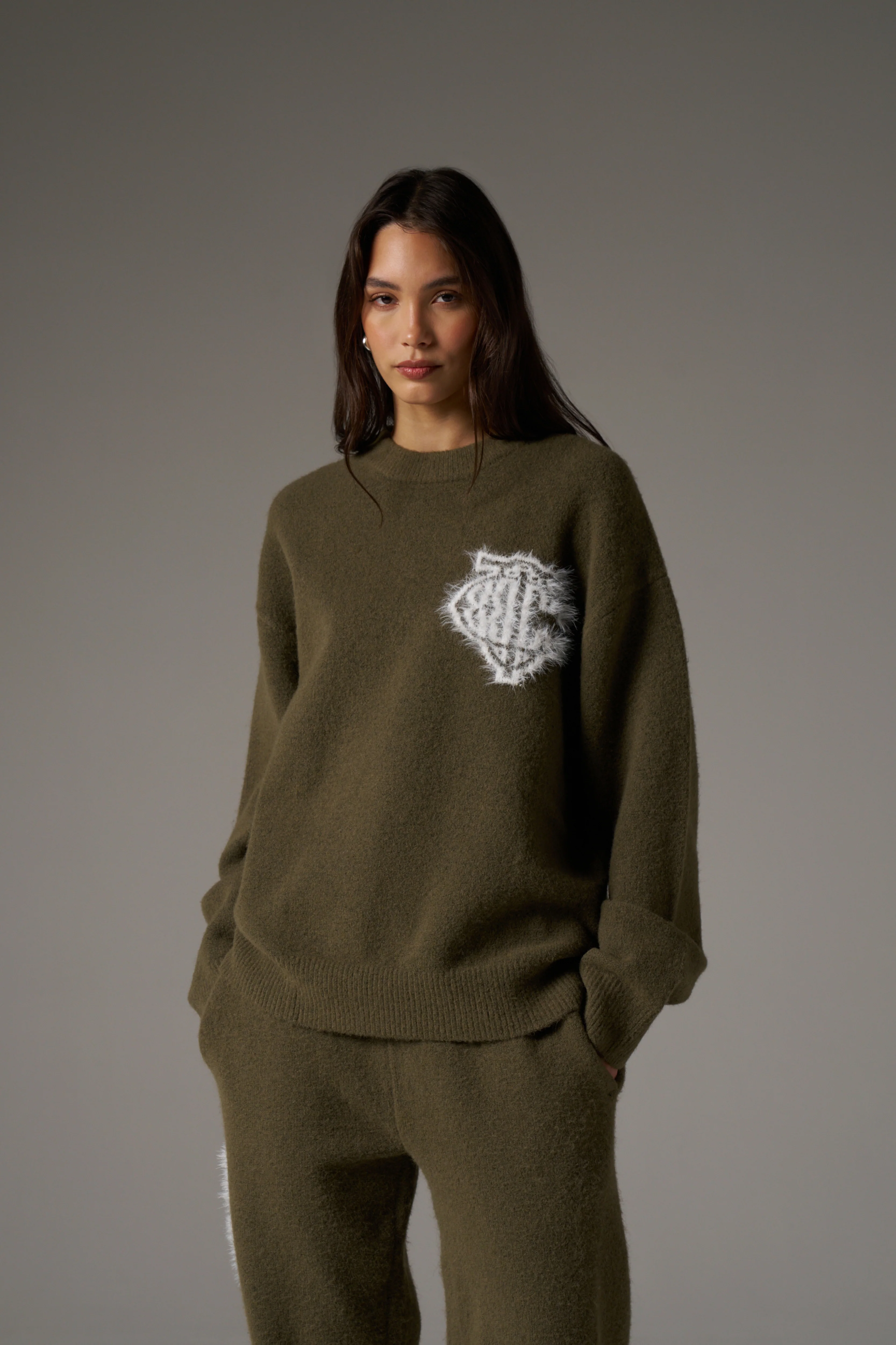 MONOGRAM EMBLEM FLUFFY KNIT CREW - KHAKI