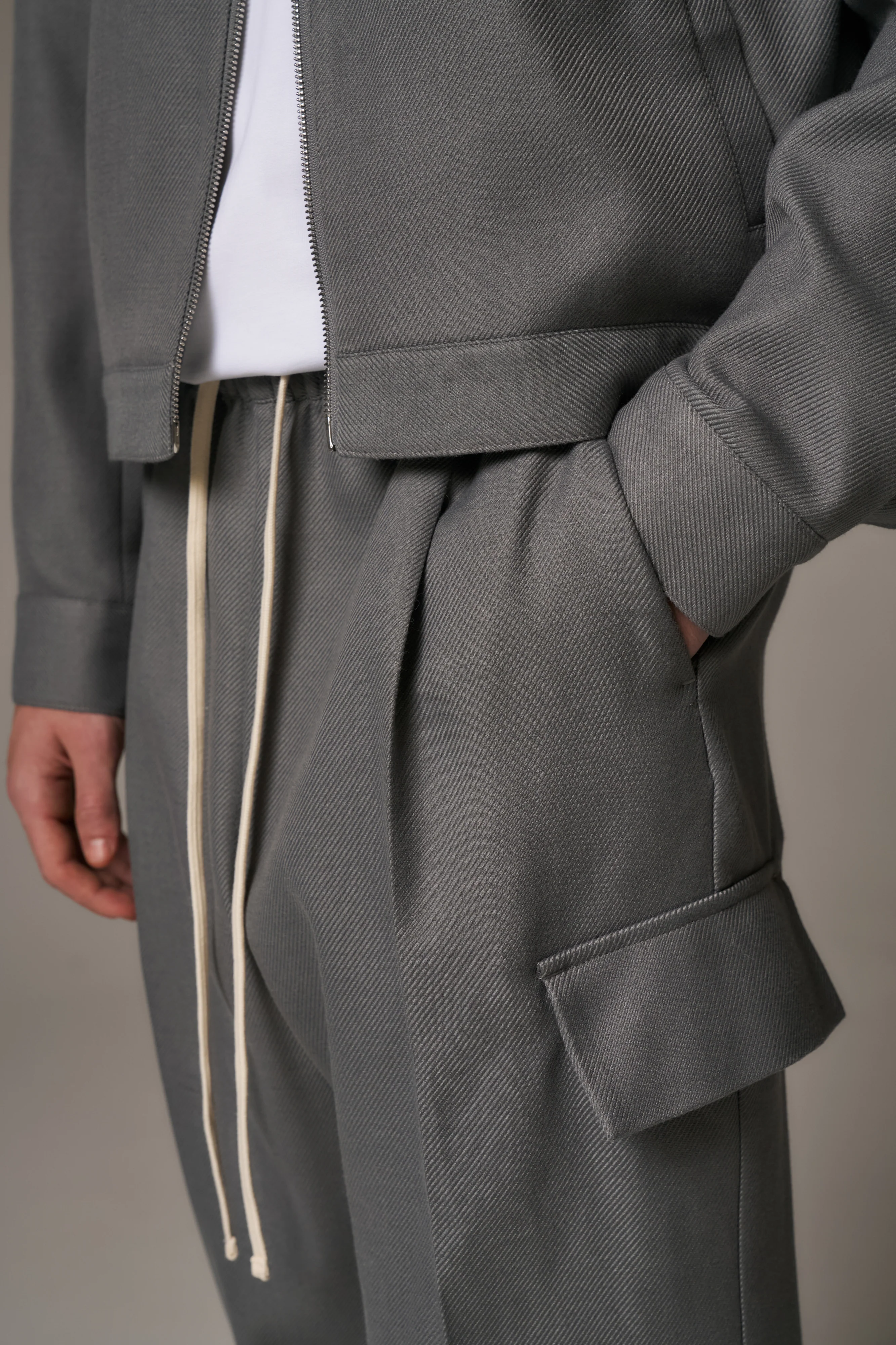 PLEATED WIDE LEG WOOL BLEND TROUSERS - GREY