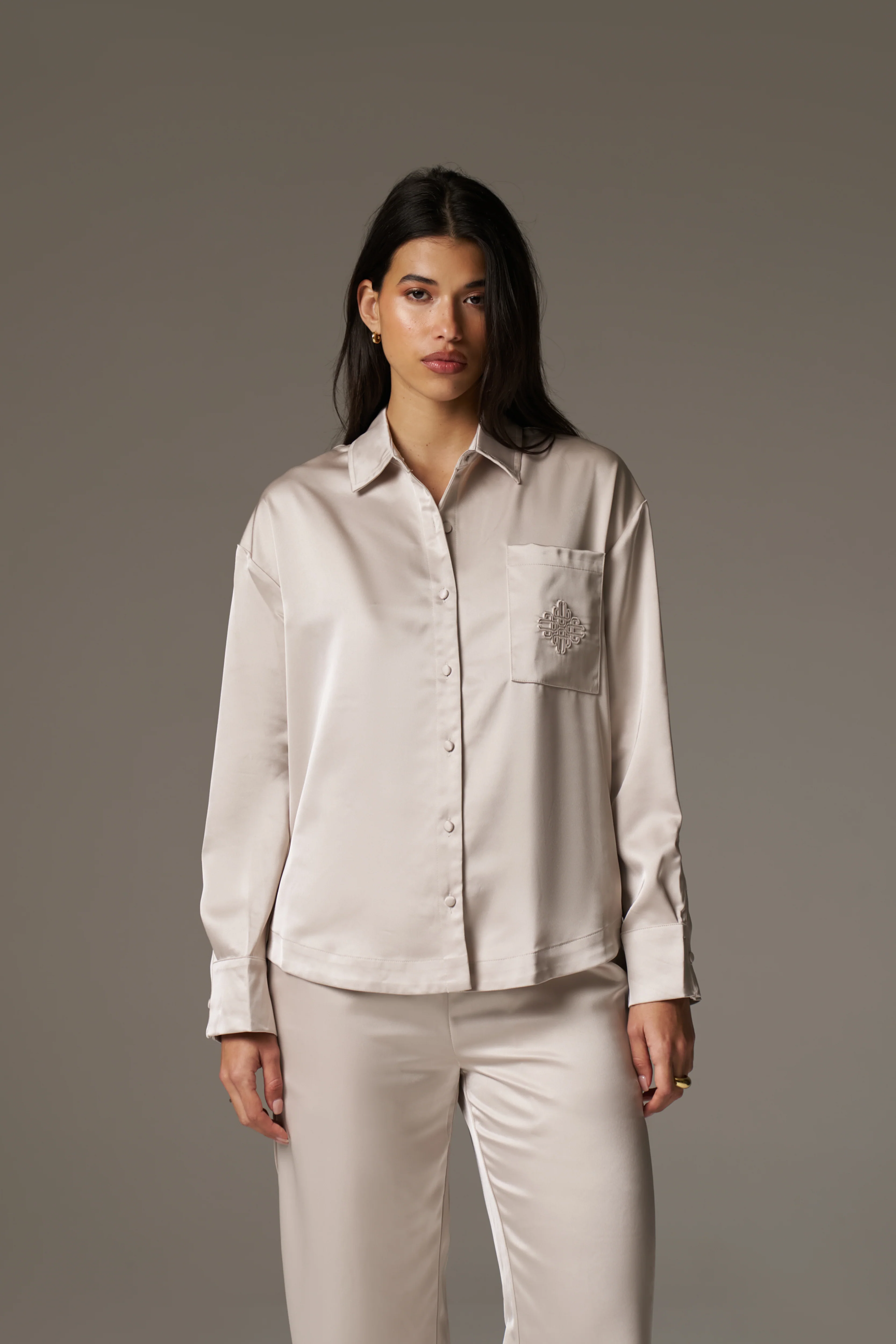 SATIN EMBLEM SHIRT - BEIGE