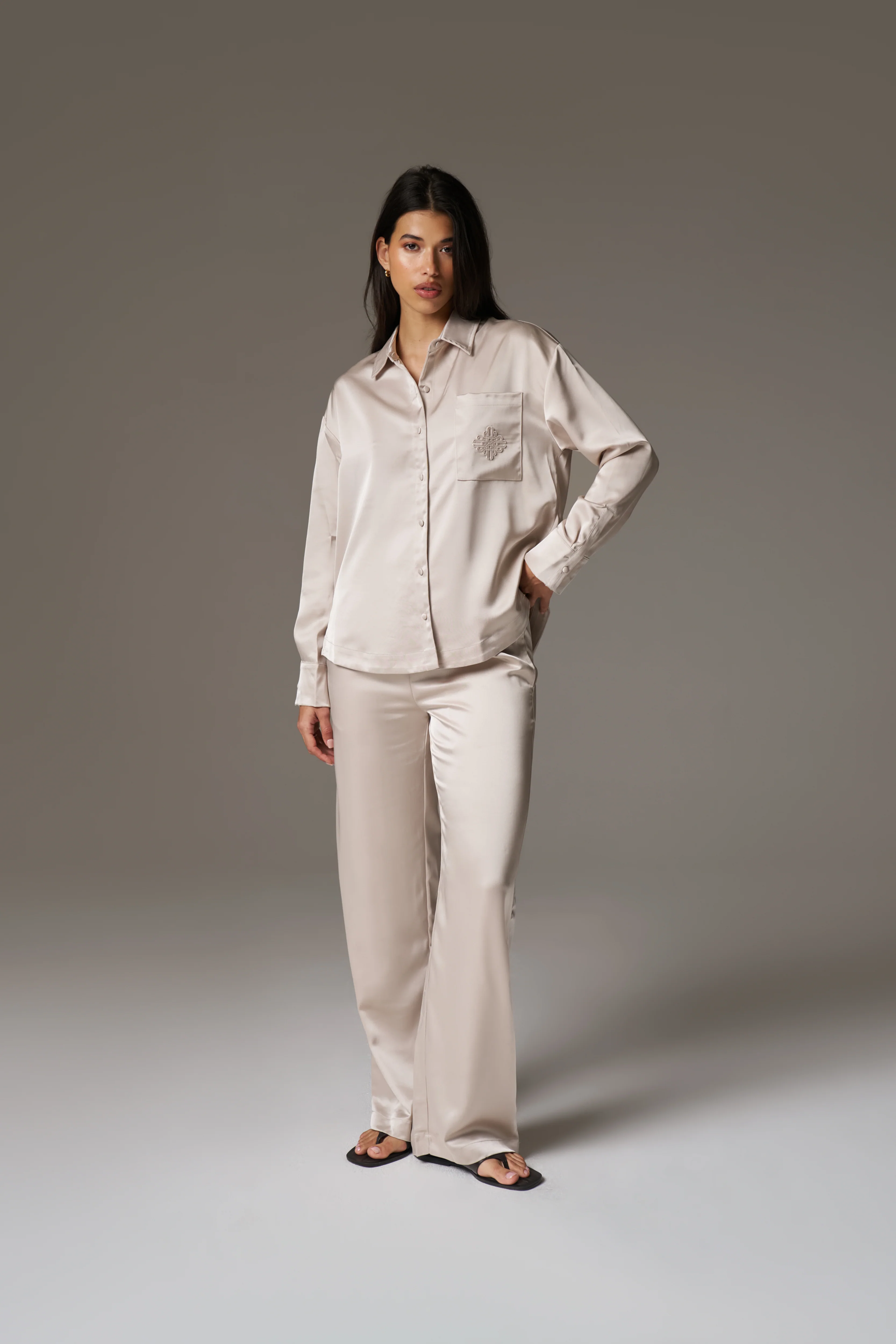 SATIN EMBLEM SHIRT - BEIGE