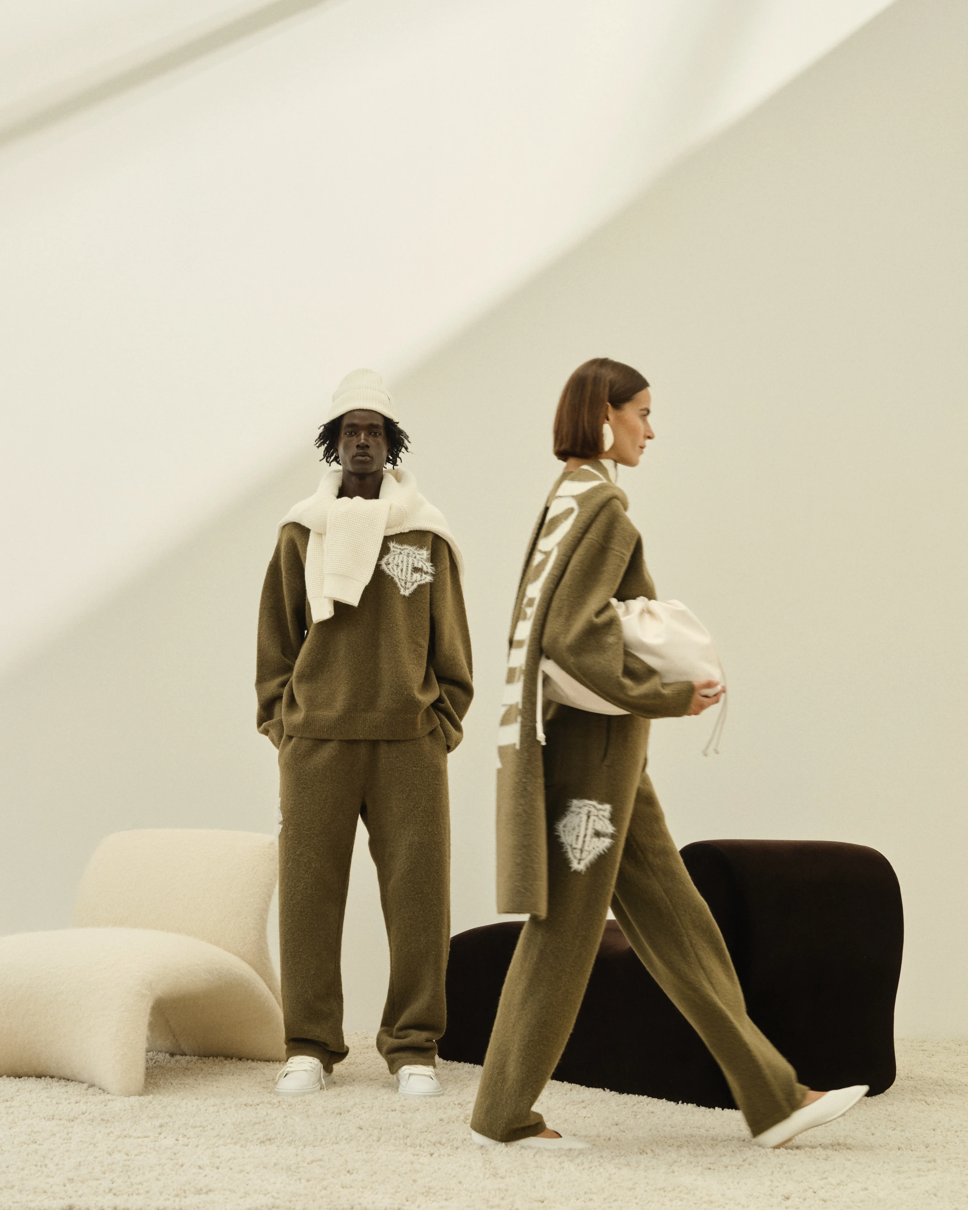 MONGRAM EMBLEM FLUFFY KNIT JOGGERS - KHAKI