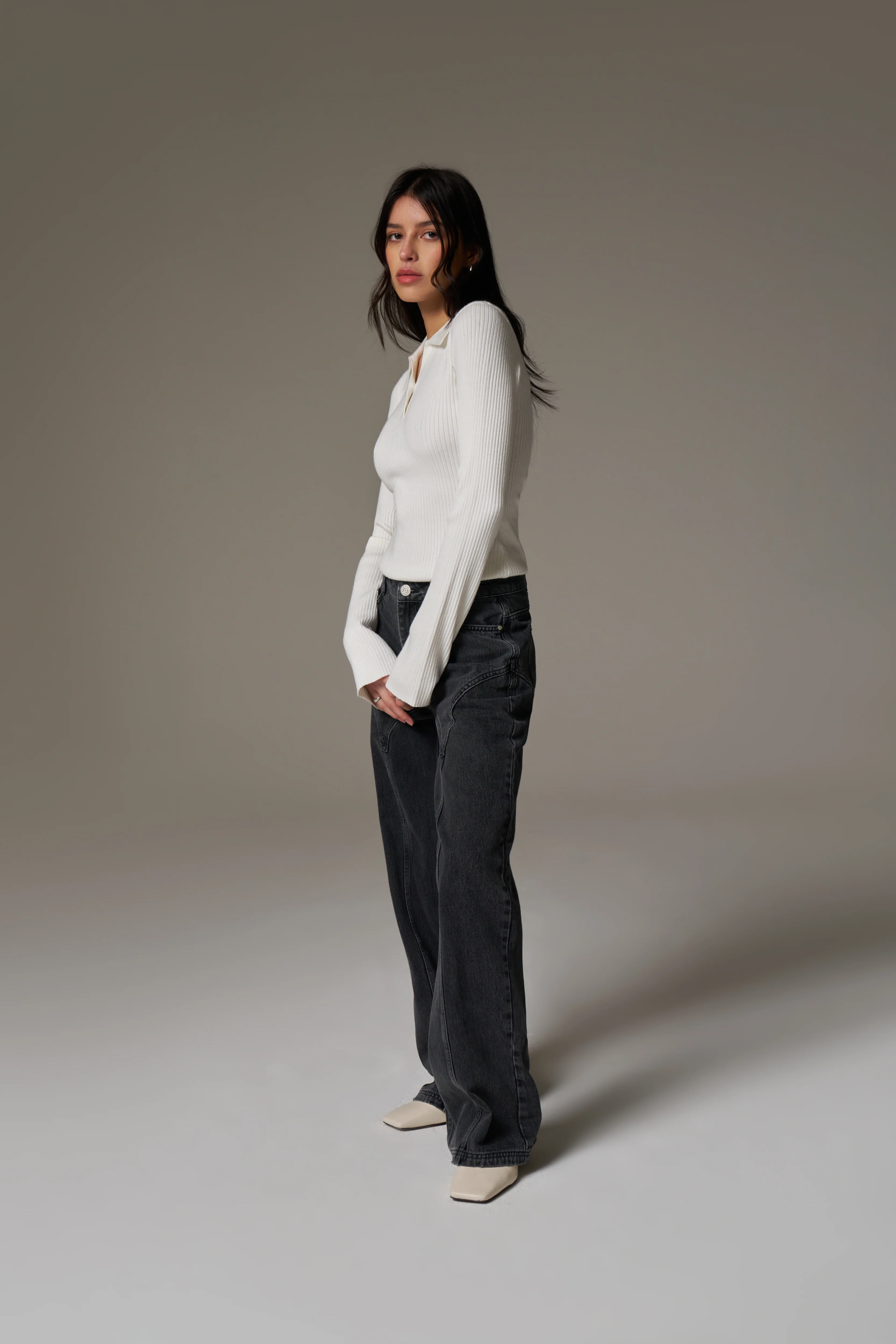 KNITTED RIBBED BUTTON THROUGH TOP - OFF WHITE