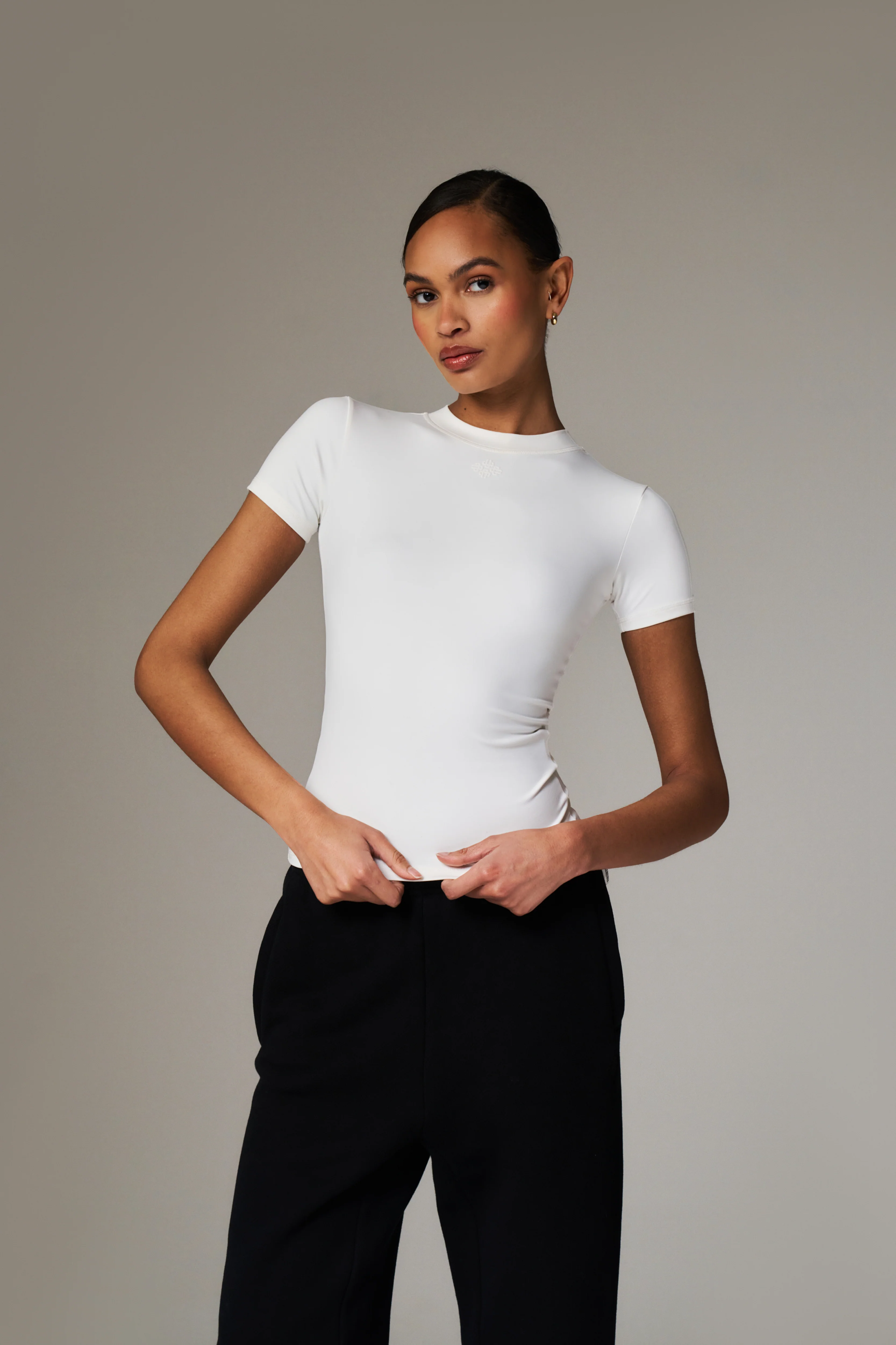 SCULPTING STRETCH EMBLEM BABY TEE - OFF WHITE