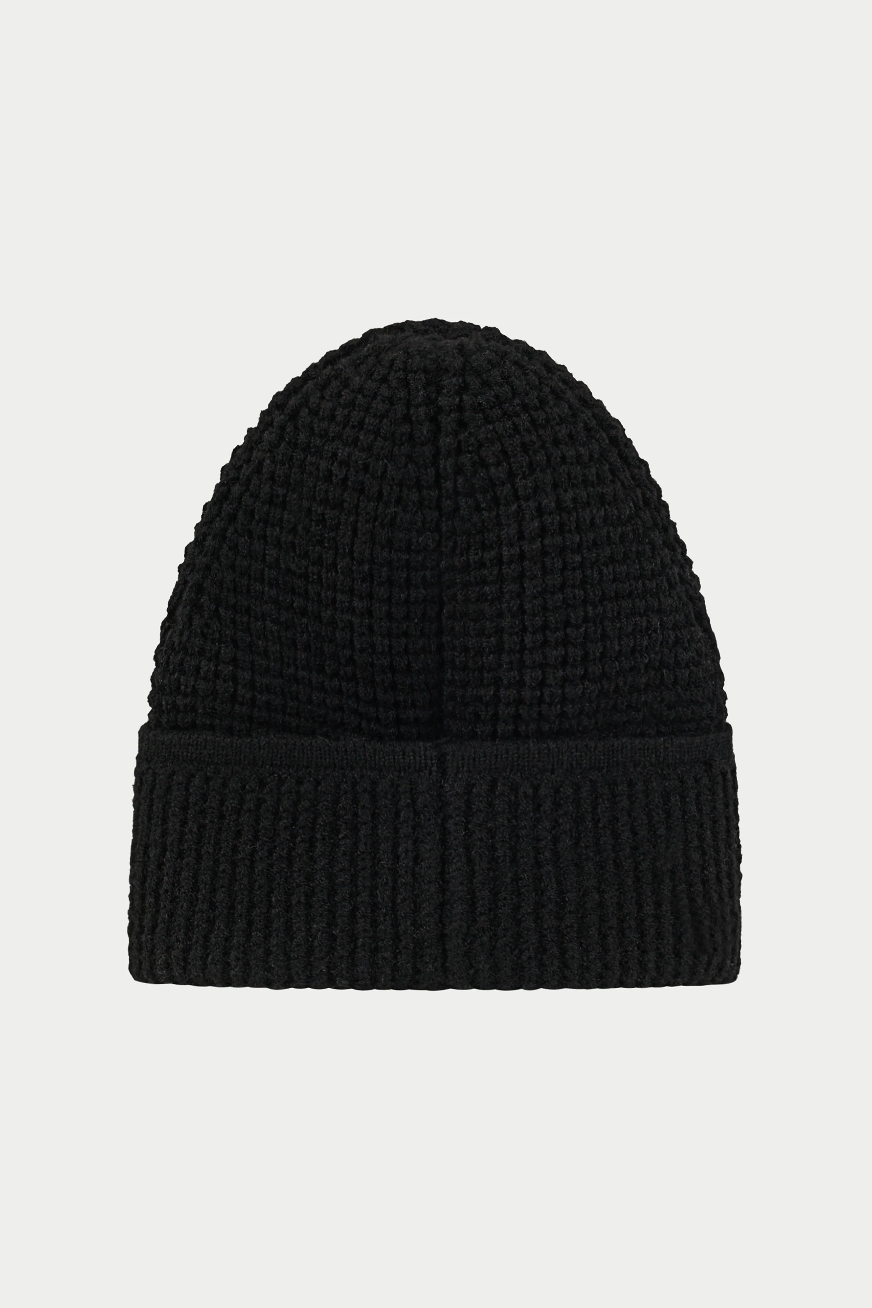 WAFFLE KNIT EMBLEM BEANIE - BLACK