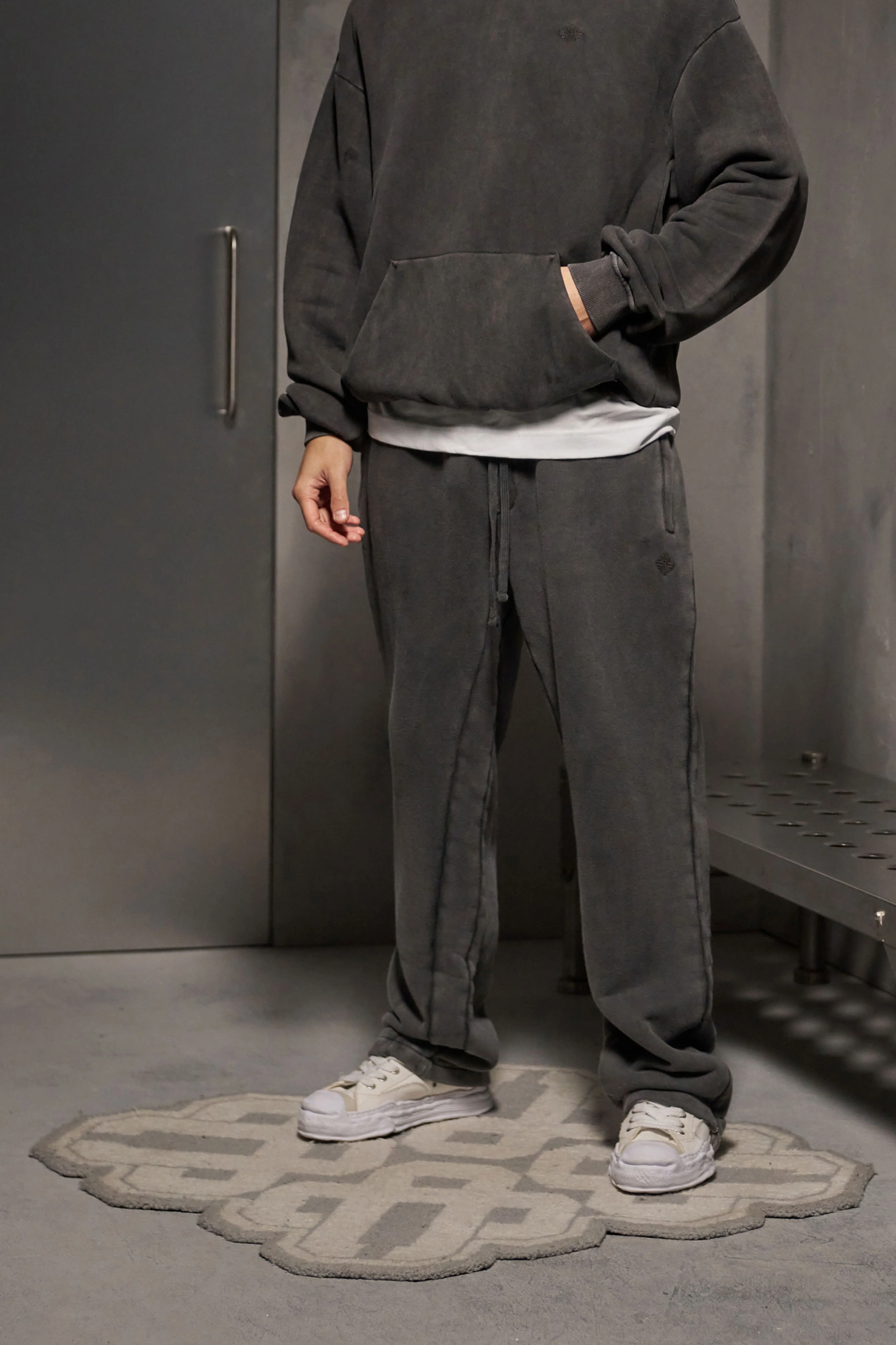LAUNDERED CLASSICS JOGGERS - CHARCOAL