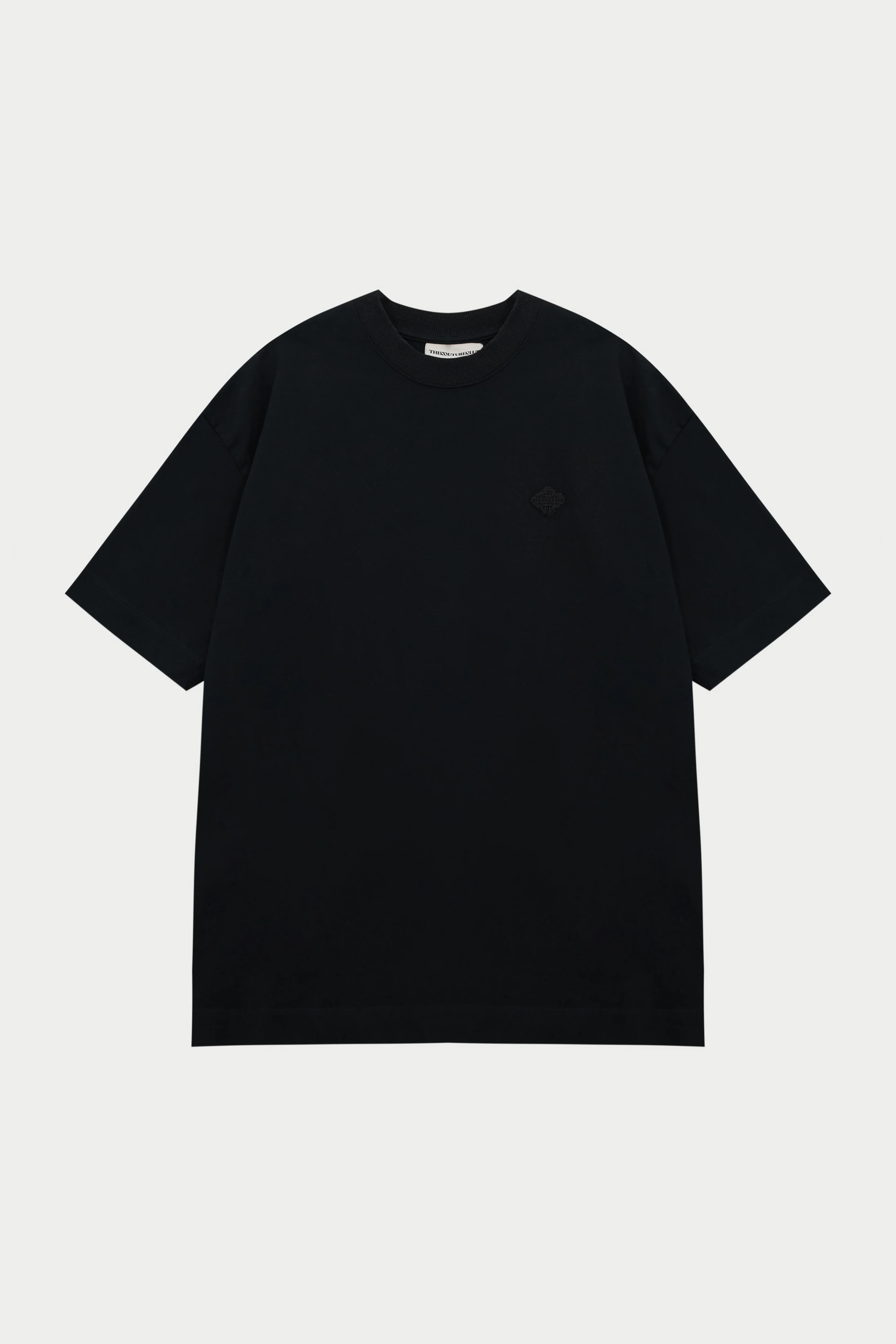 TONAL EMBLEM RELAXED T-SHIRT - BLACK