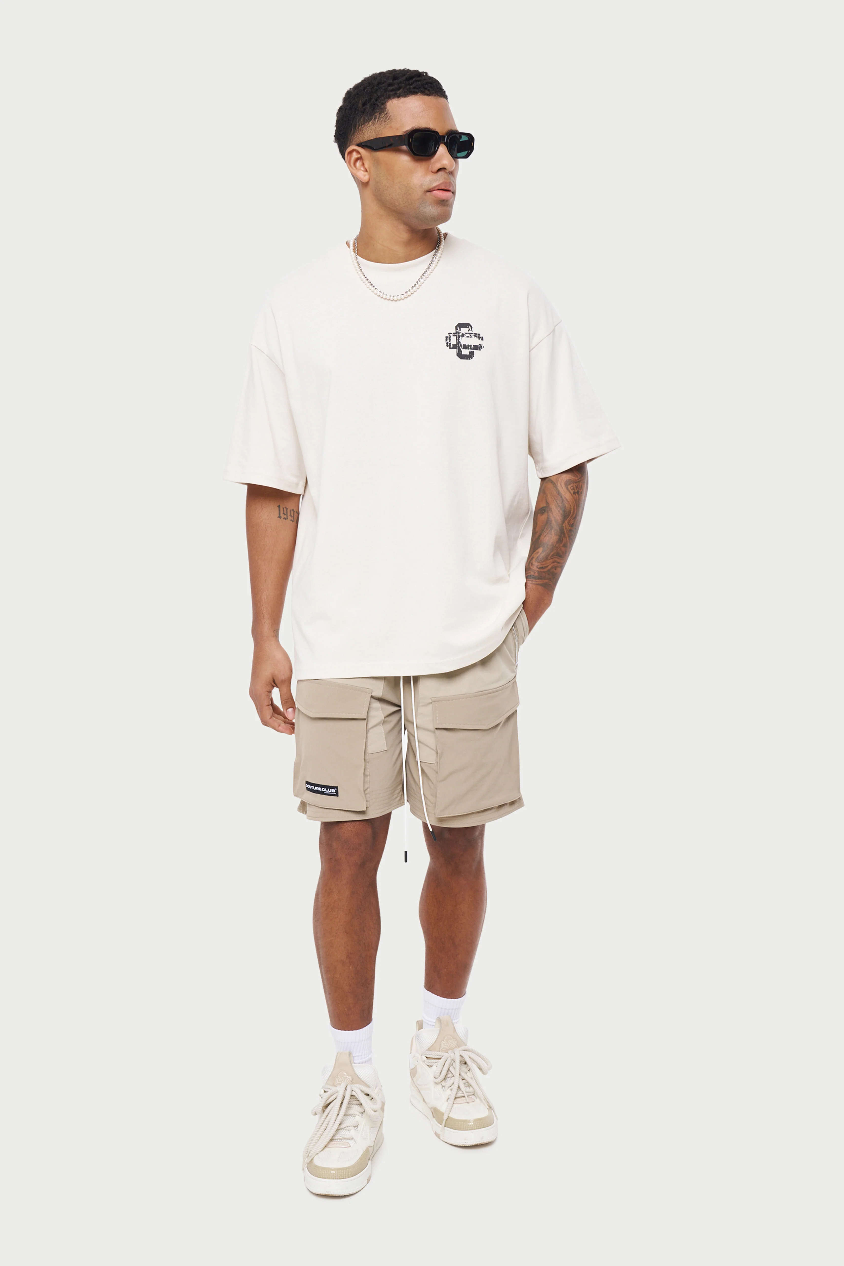 PANELLED CARGO SHORTS - BEIGE