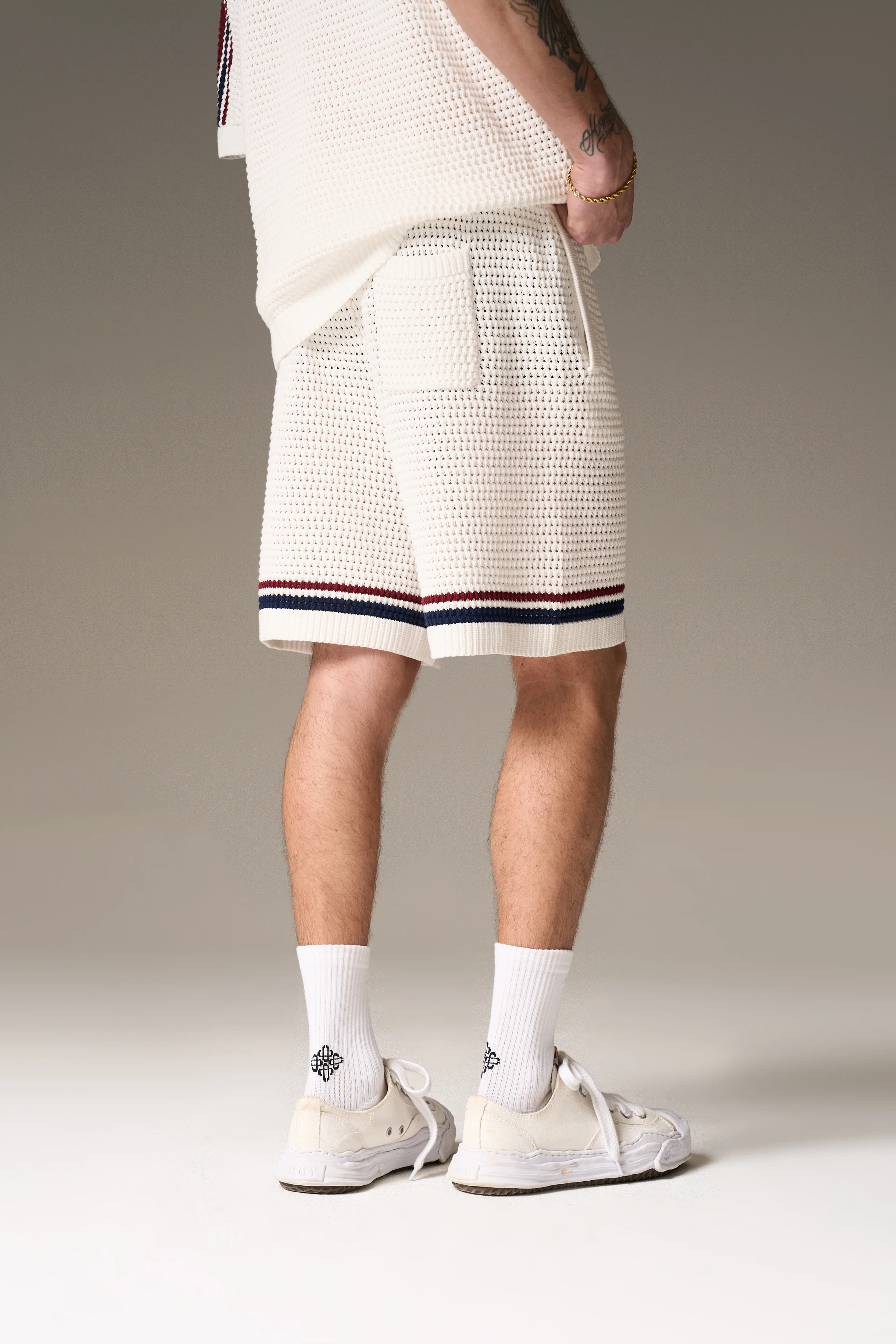 STRIPE CROCHET KNIT SHORTS - BURGUNDY