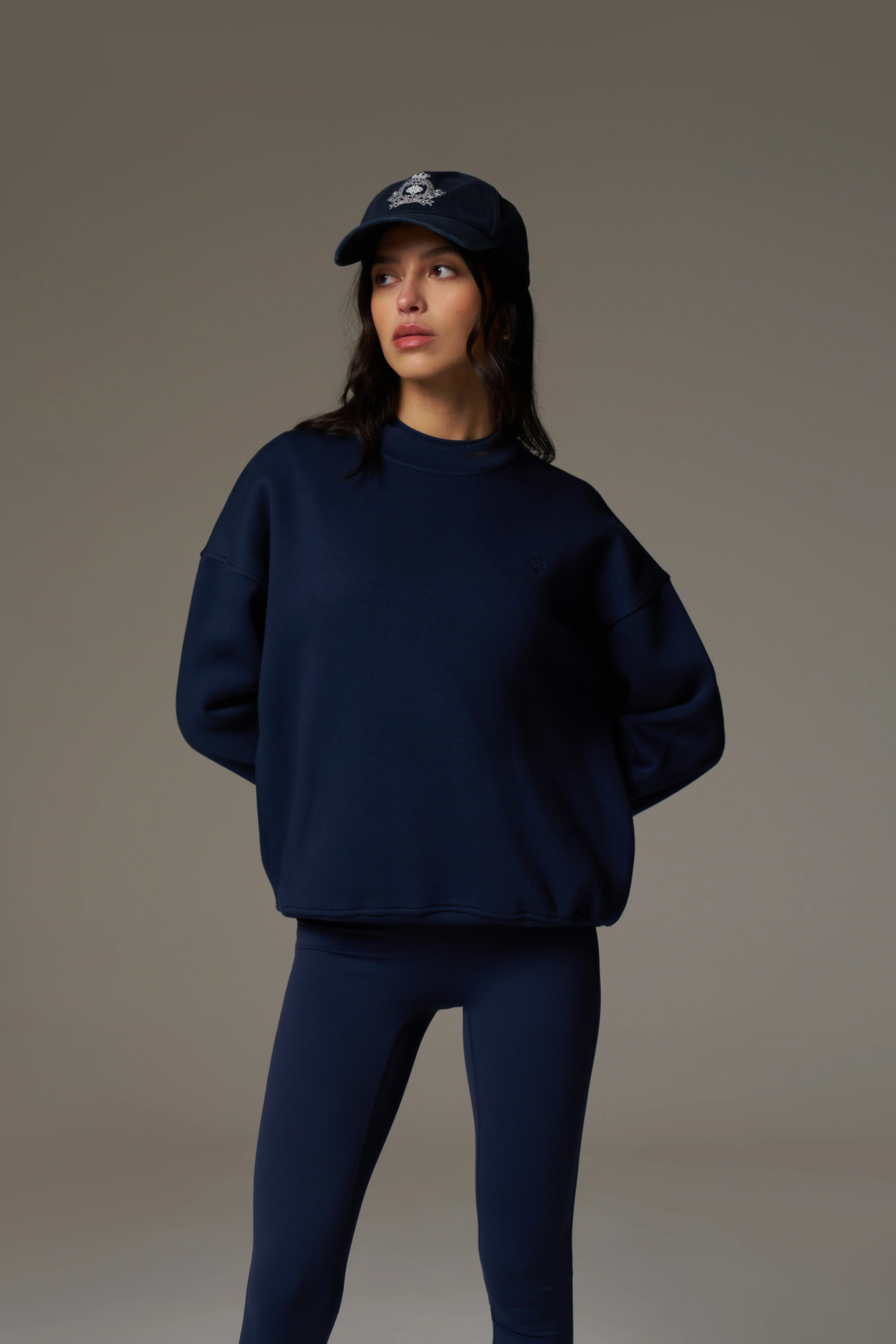 EMBLEM EMBROIDERED SWEATSHIRT - NAVY