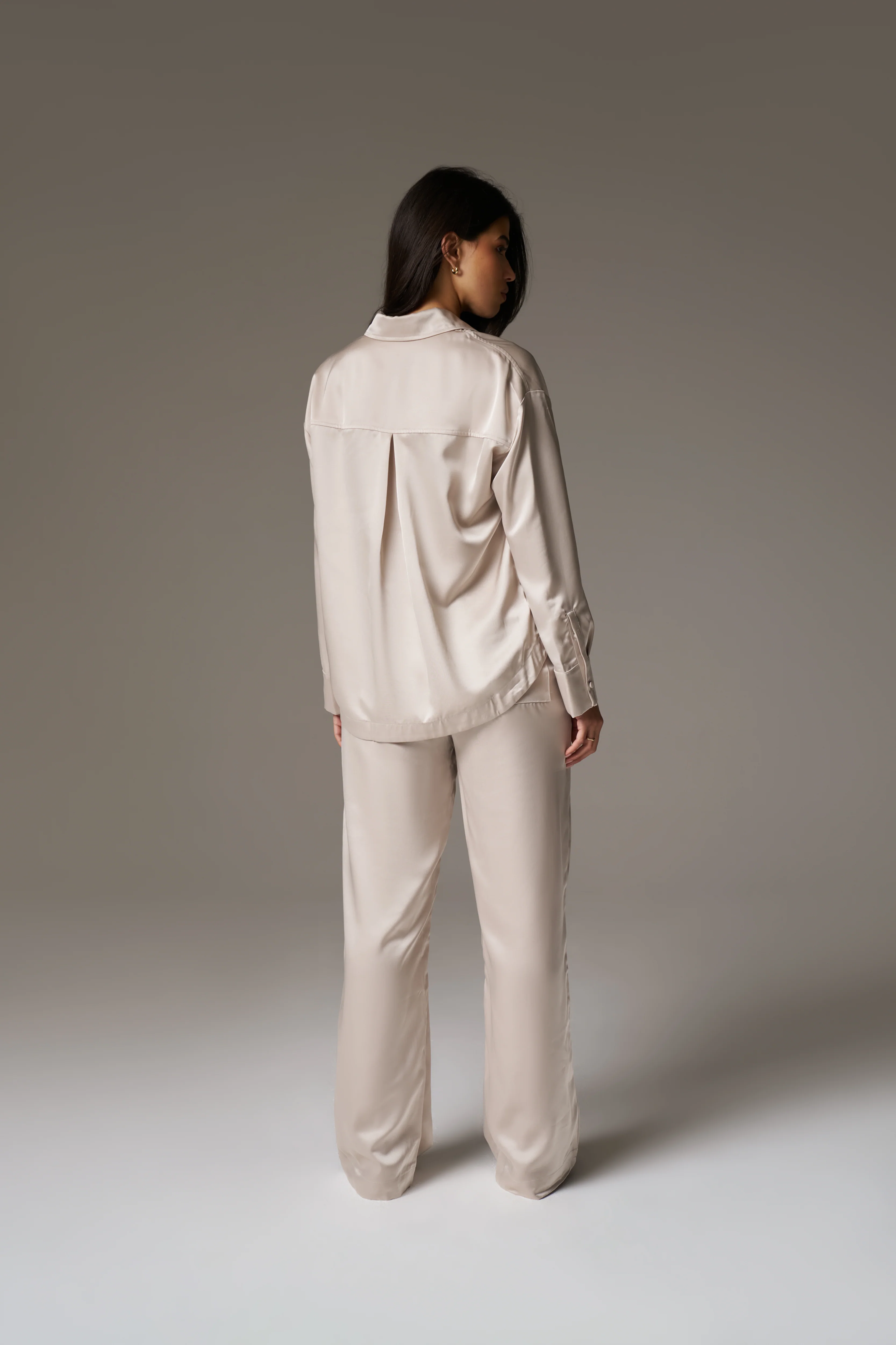 SATIN EMBLEM SHIRT - BEIGE