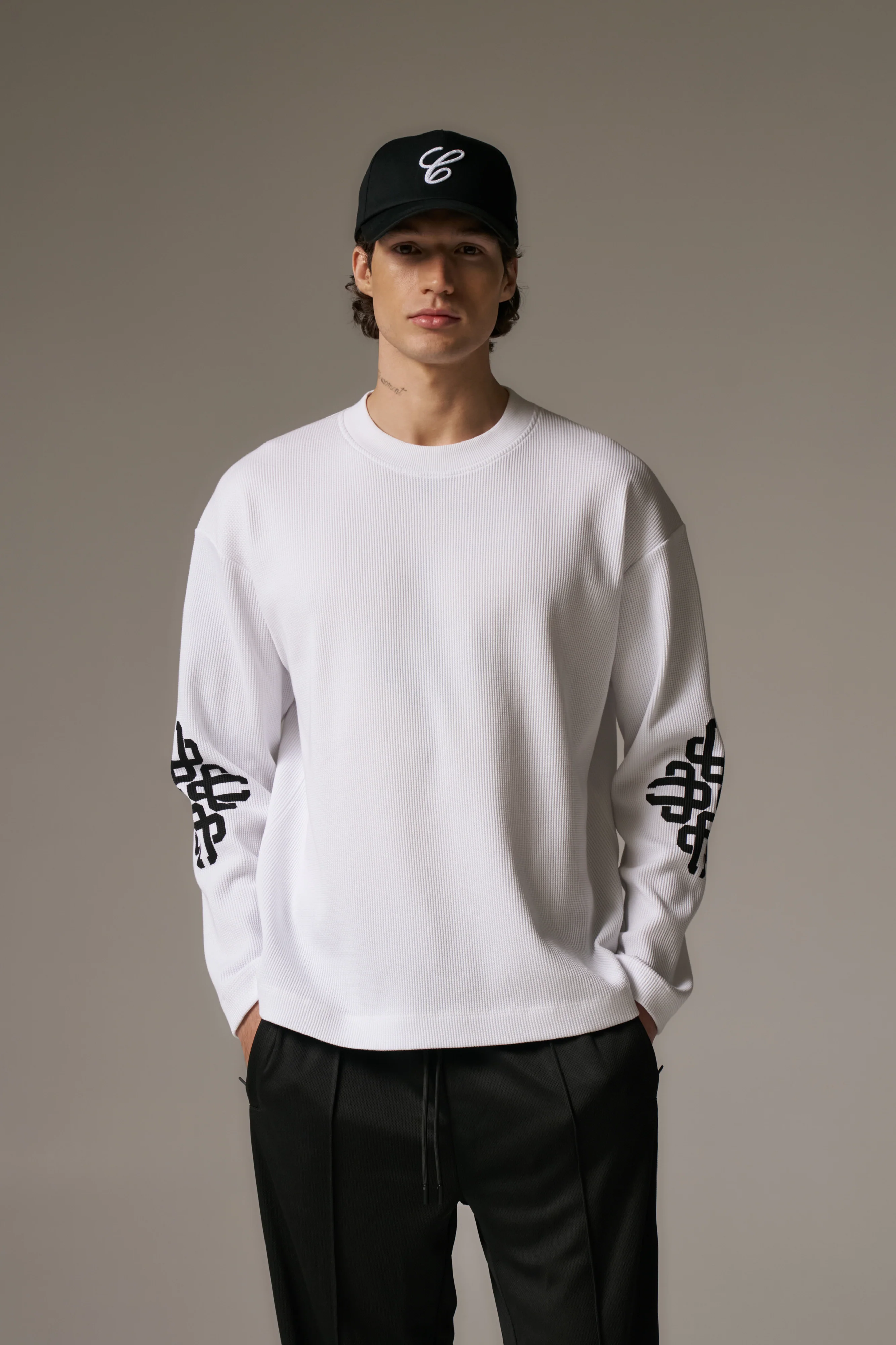EMBLEM WAFFLE LONG SLEEVE T-SHIRT - WHITE