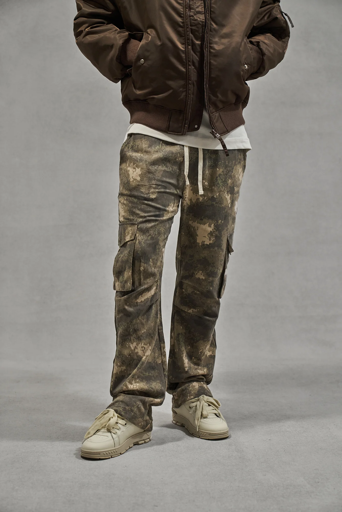 CAMO STRAIGHT LEG CARGOS - BEIGE