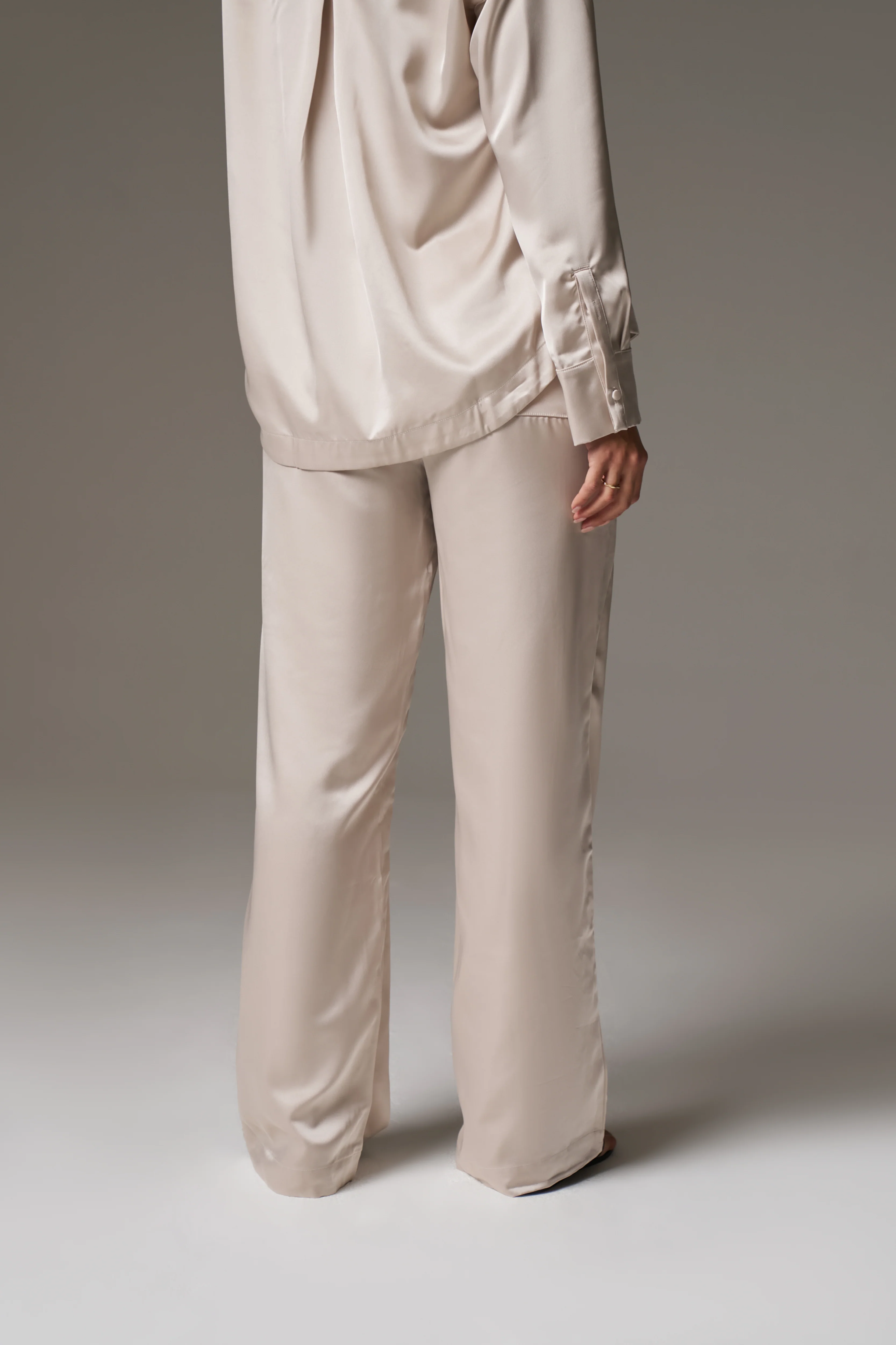 SATIN EMBLEM TROUSERS - BEIGE