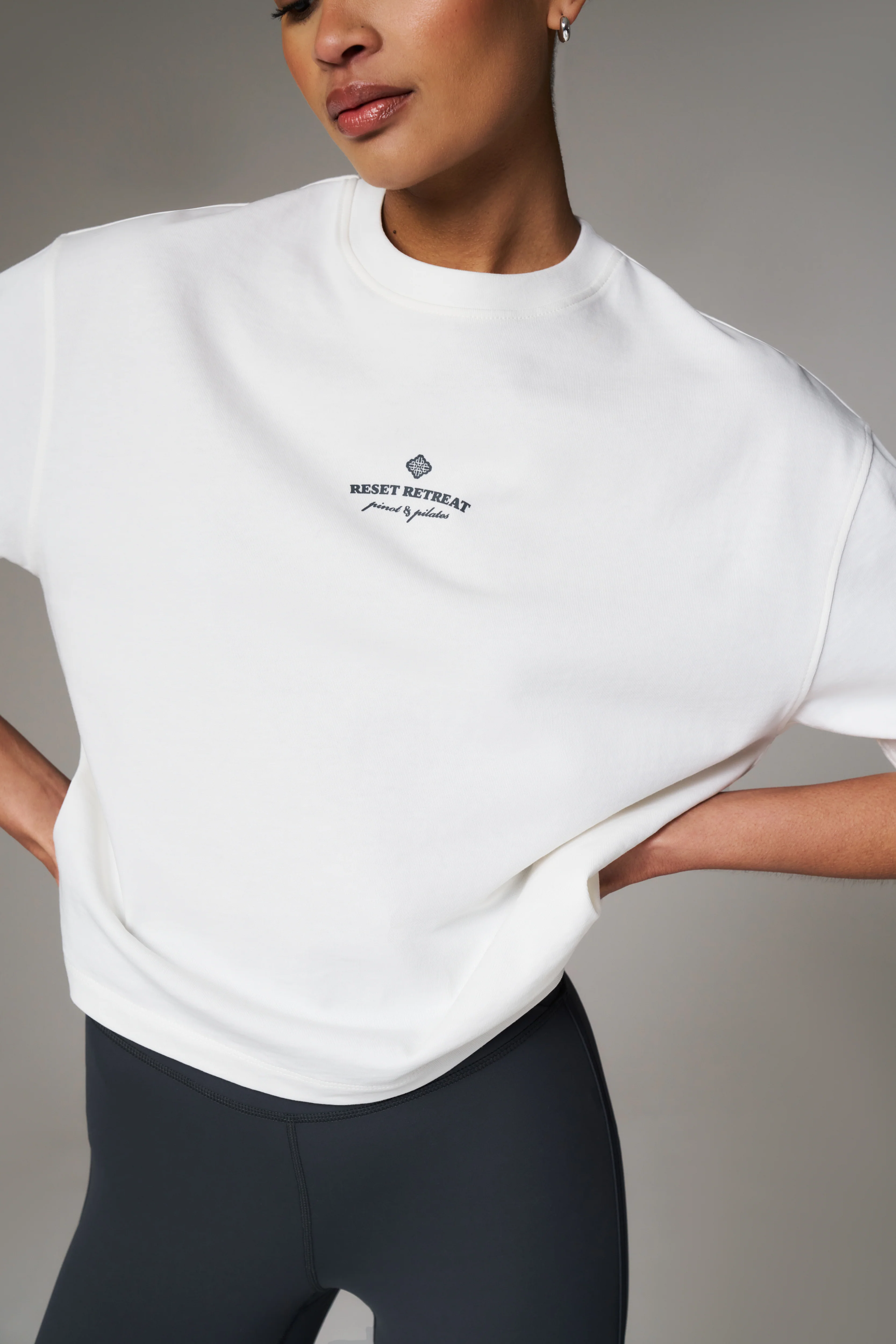 PILATES & PINOT BOXY T-SHIRT - OFF WHITE