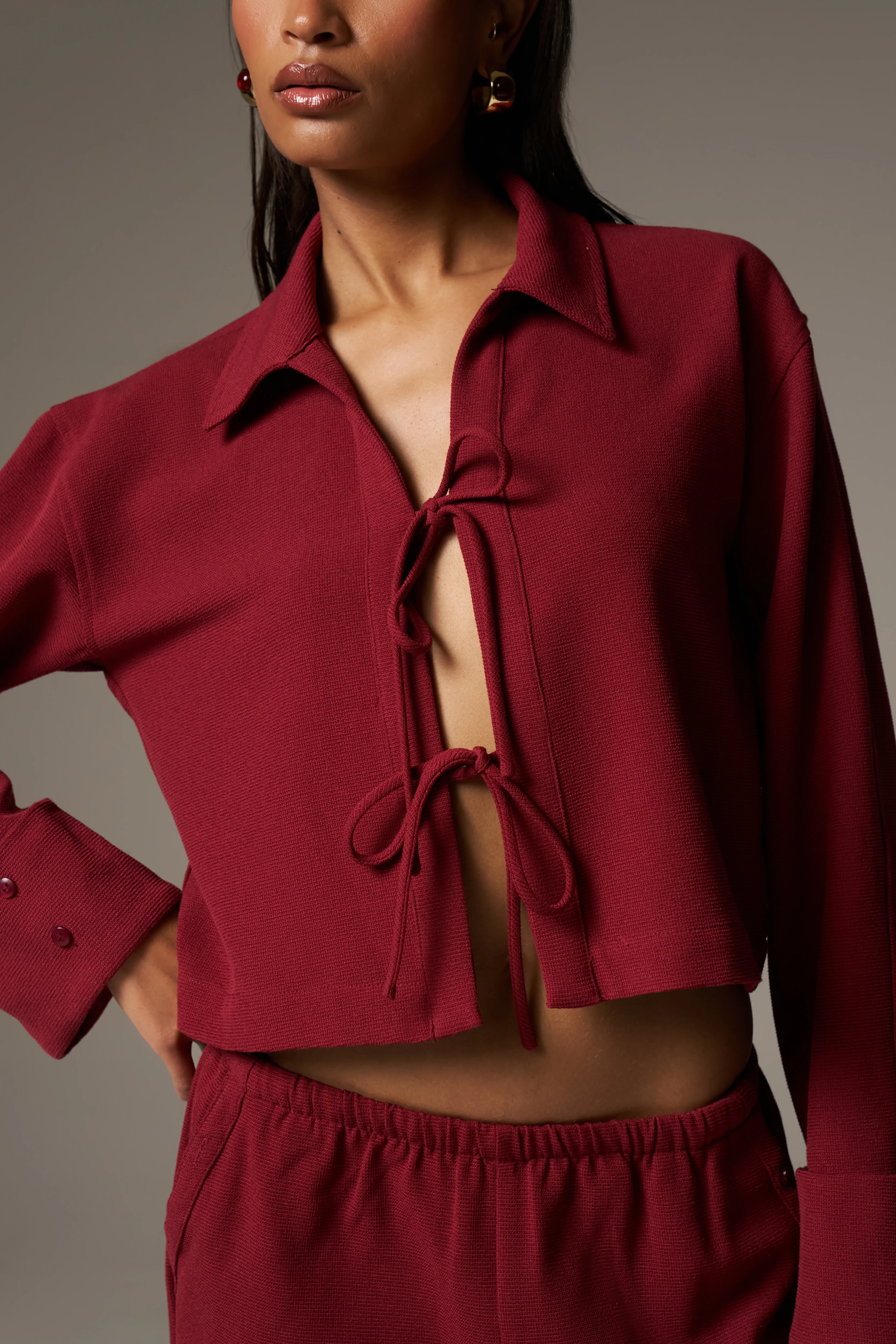 TEXTURED LINEN TIE FRONT SHIRT - BURGUNDY