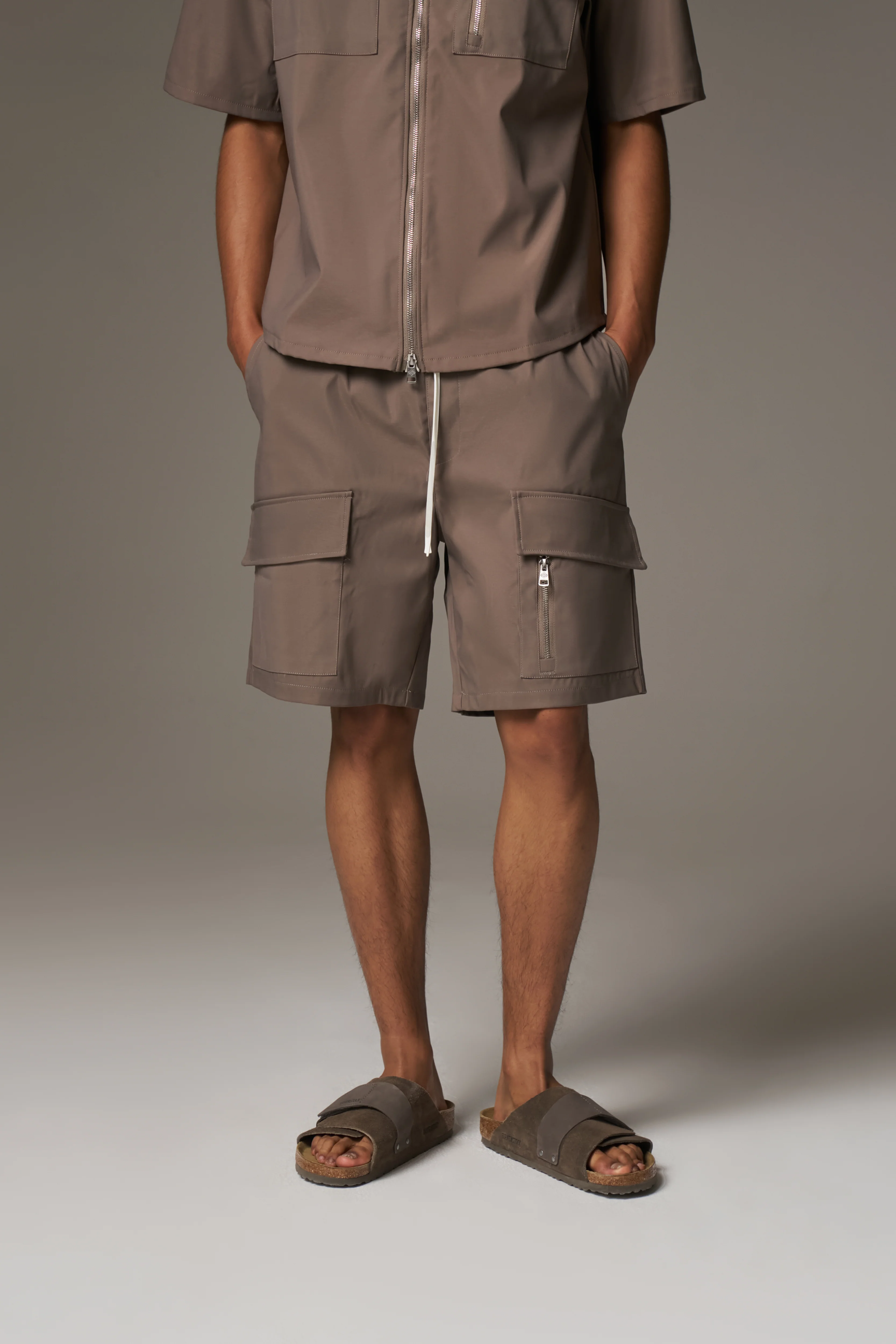 TECHNICAL HEAVYWEIGHT UTILITY SHORTS - COFFEE