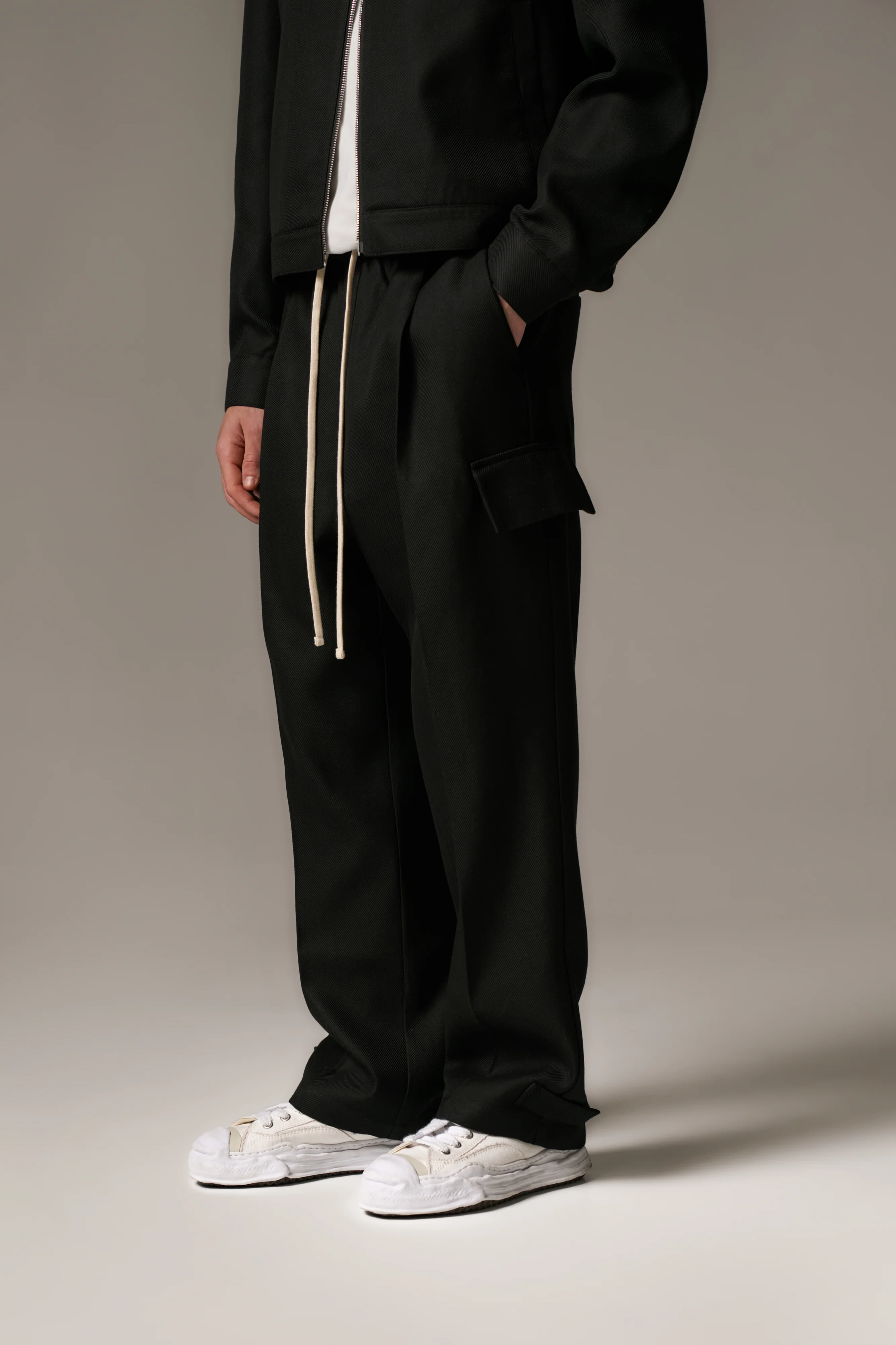 PLEATED WIDE LEG WOOL BLEND TROUSERS - BLACK