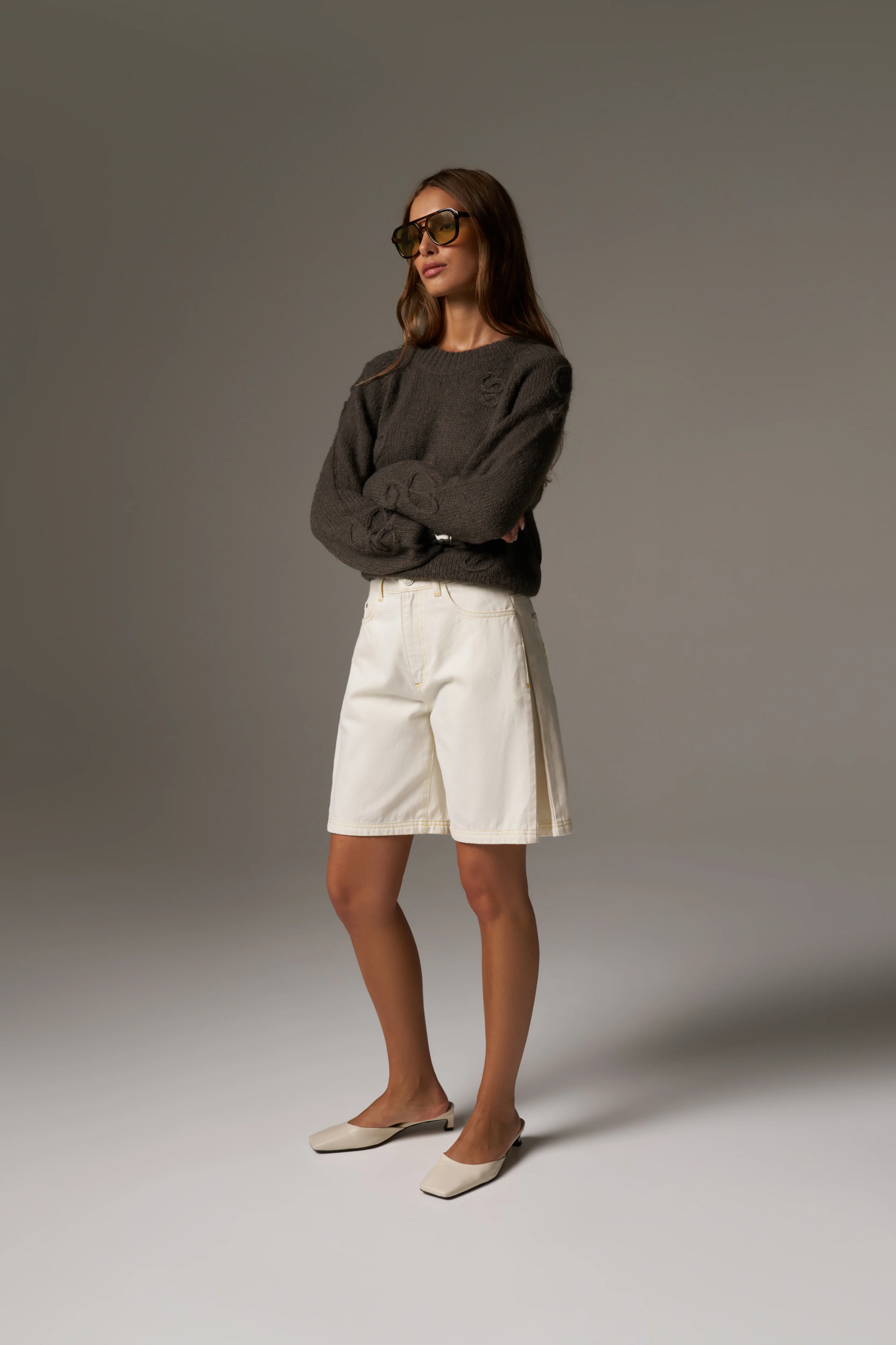 SCRIPT APPLIQUE OVERSIZED JUMPER - COCOA