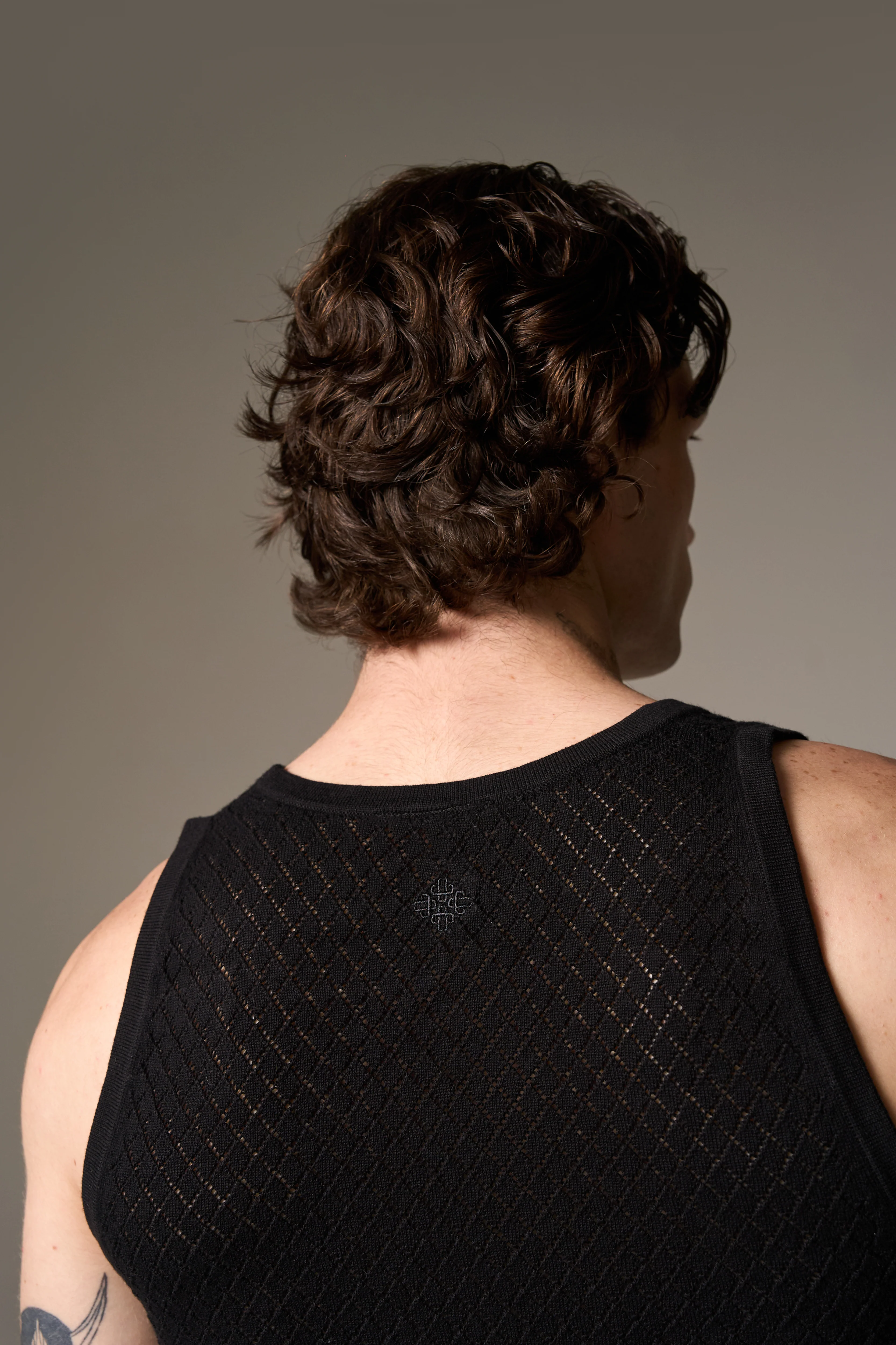 KNITTED VEST - BLACK