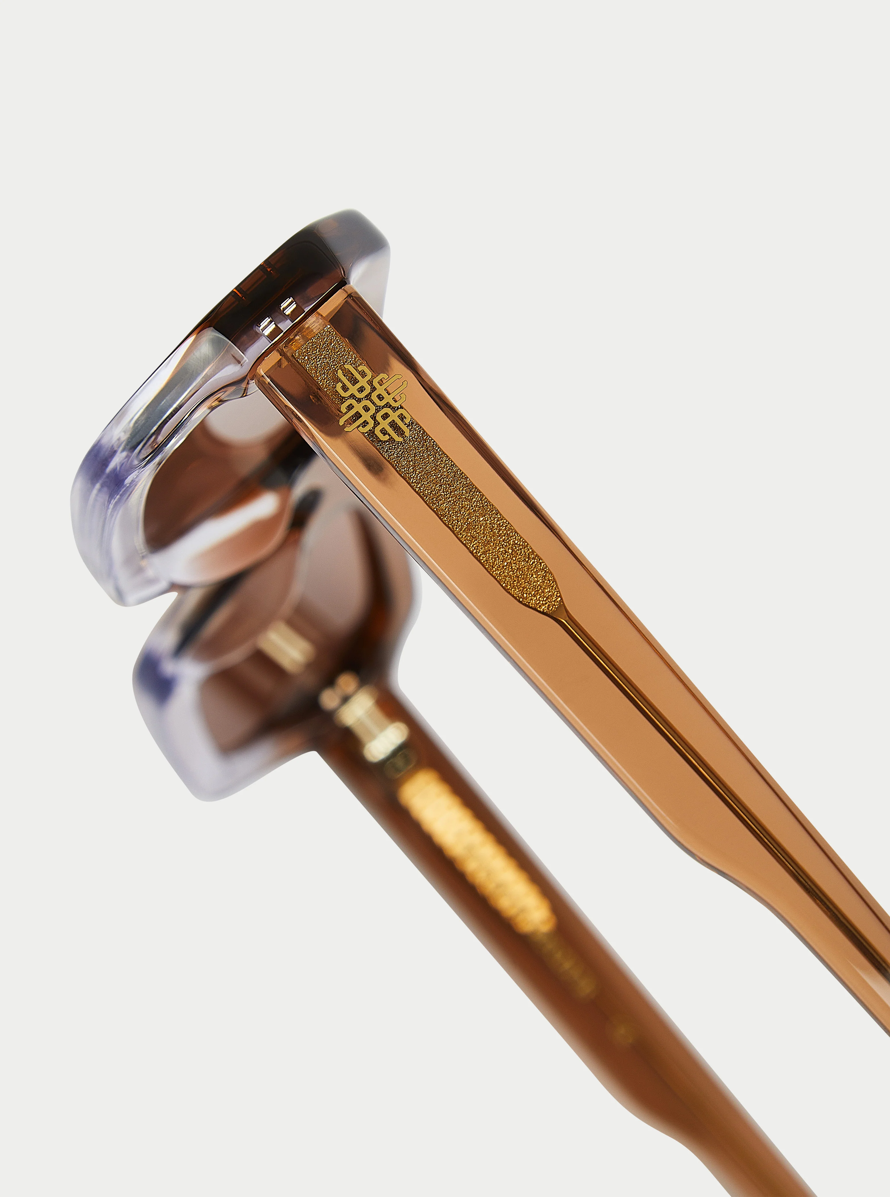 EMBLEM SUNGLASSES - BROWN