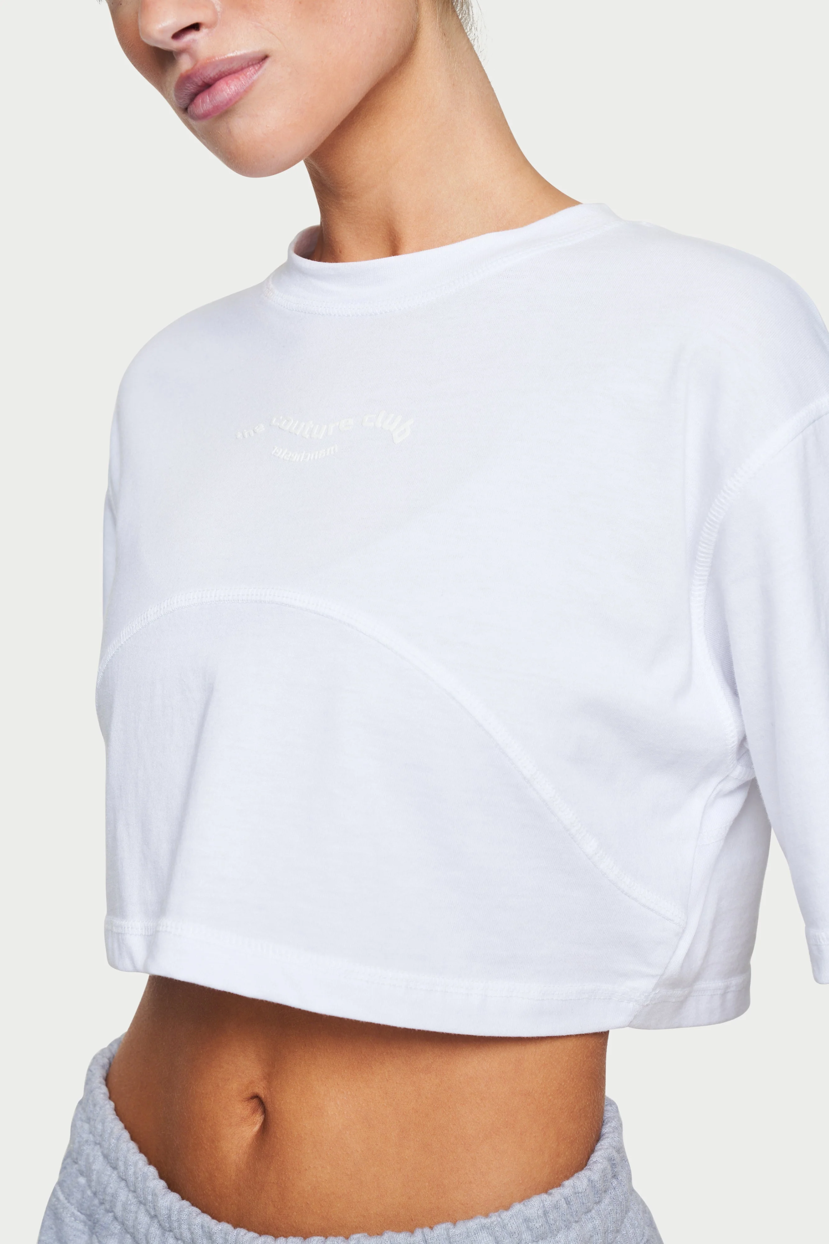 SCULPTING SEAM DETAIL CROP TEE - WHITE