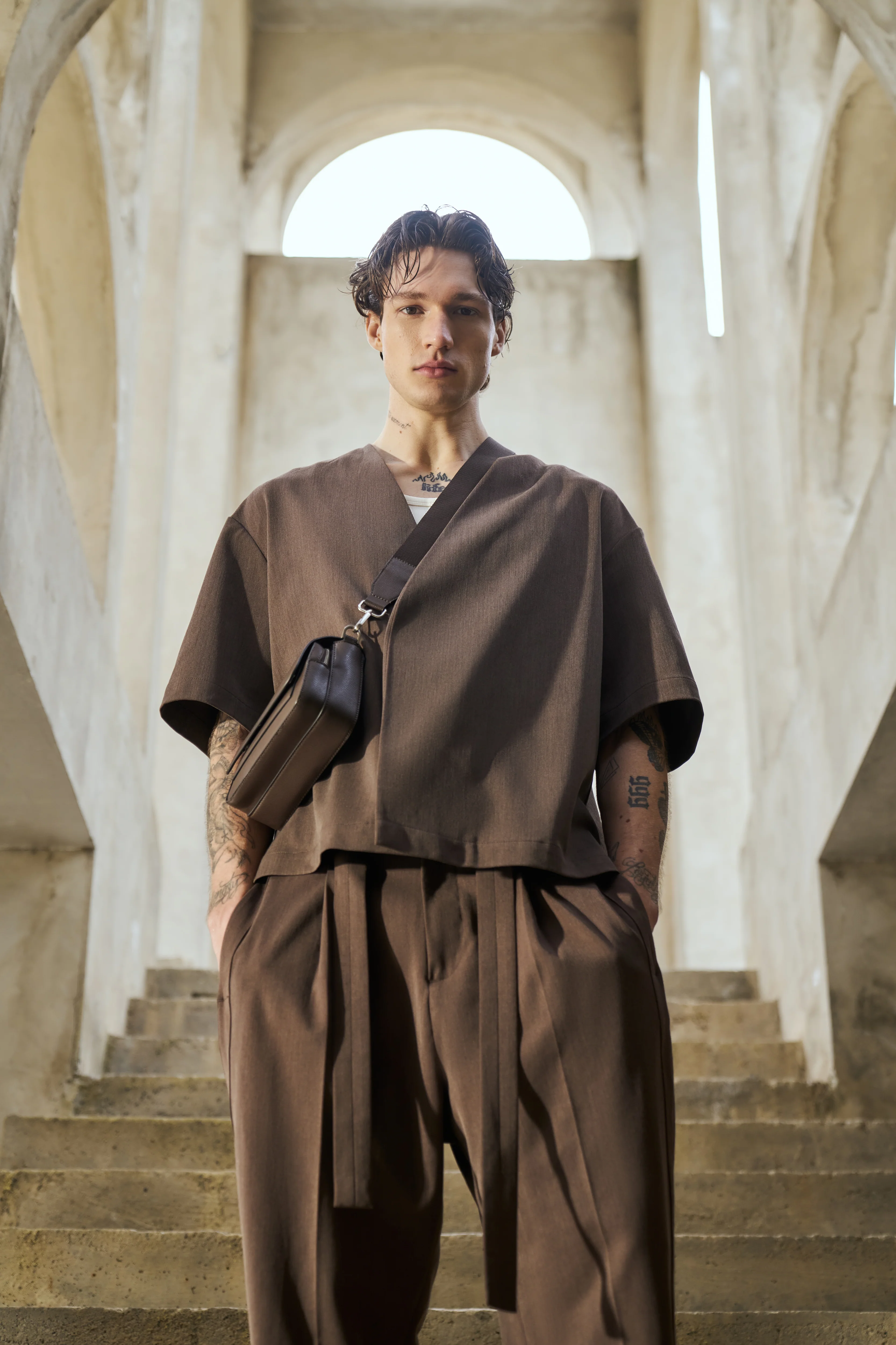 SMART WOVEN SHIRT - BROWN