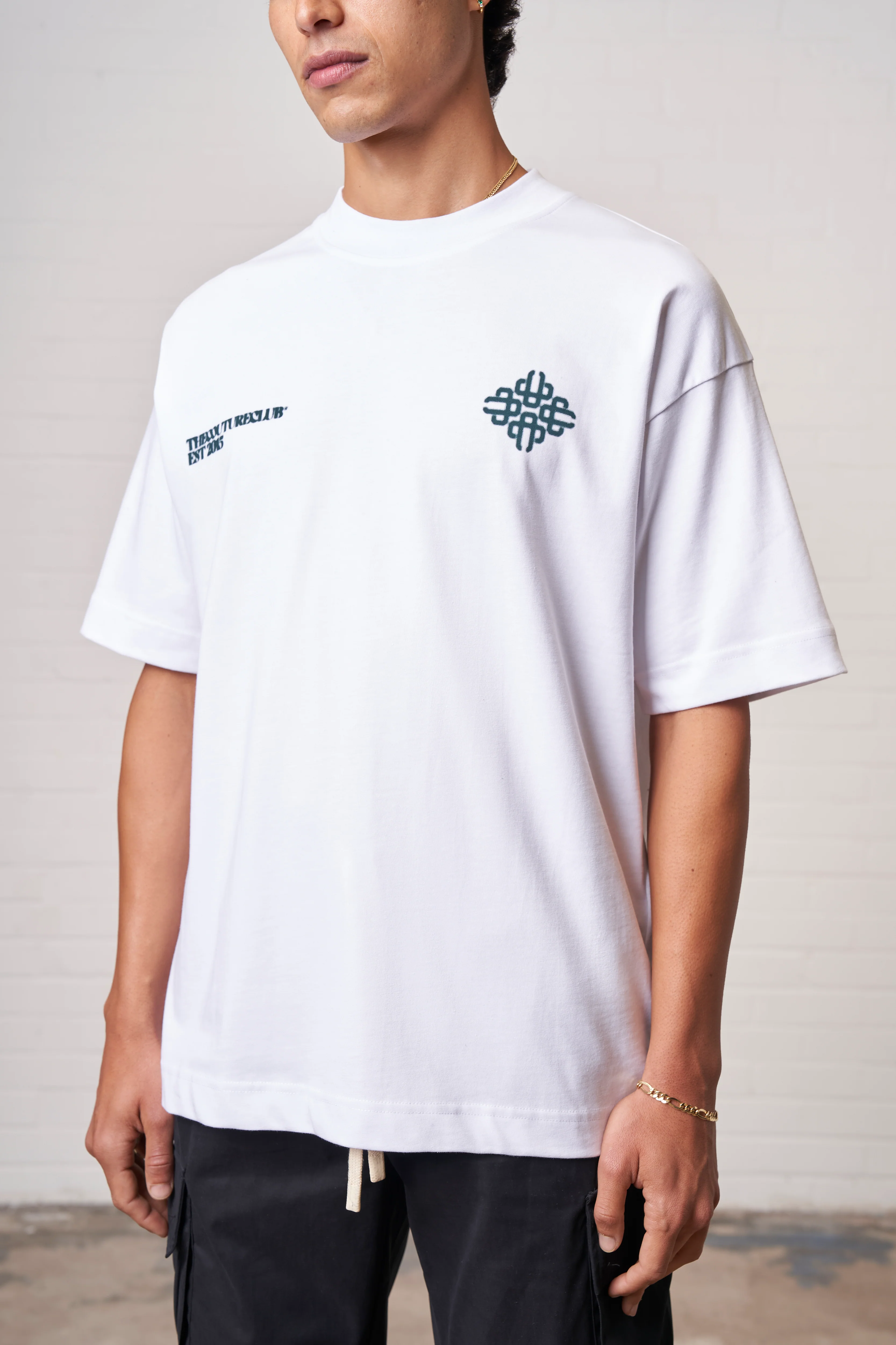 BLURRED GRAPHIC EMBLEM T-SHIRT - GREEN