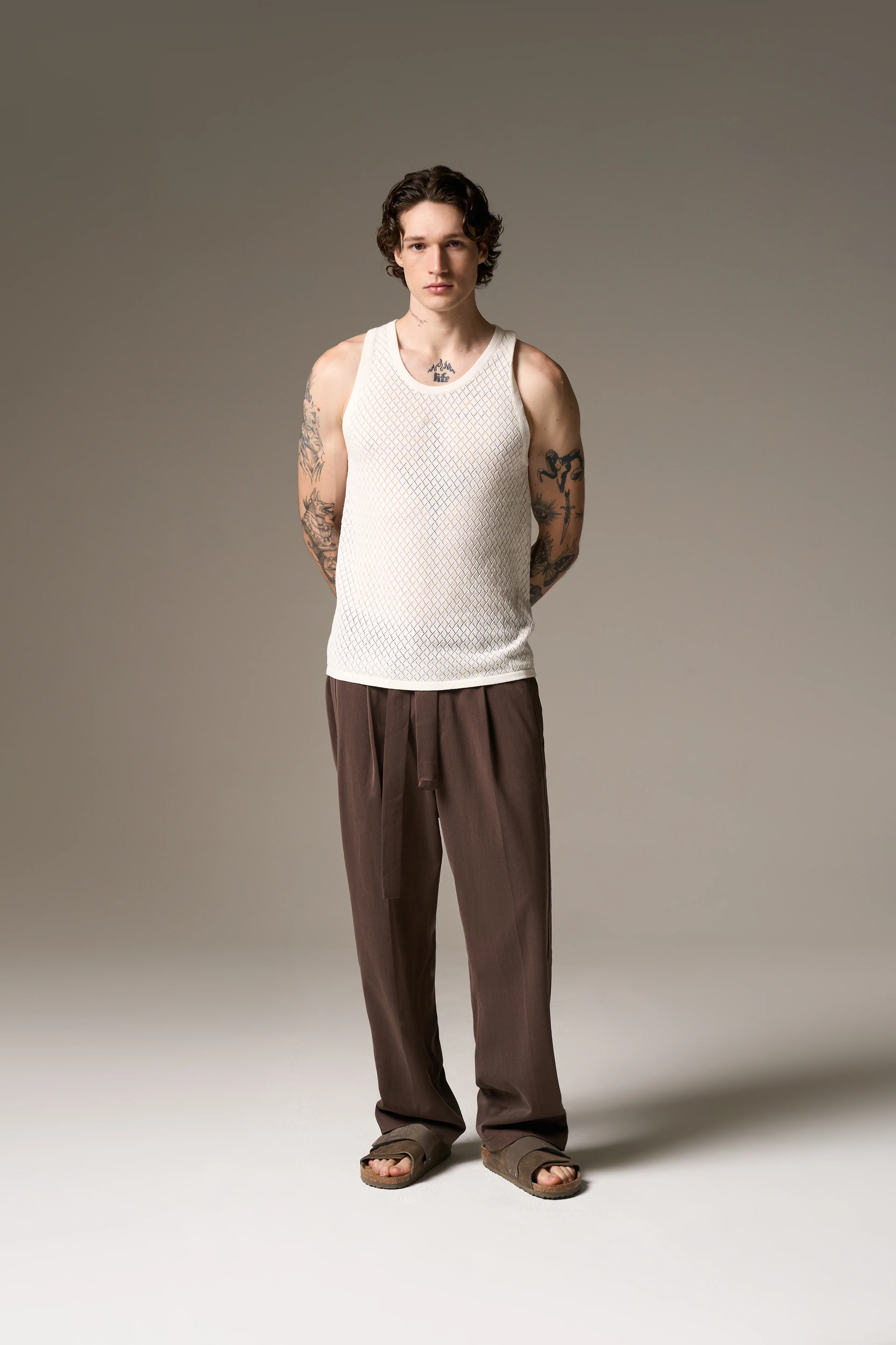 KNITTED VEST - WHITE