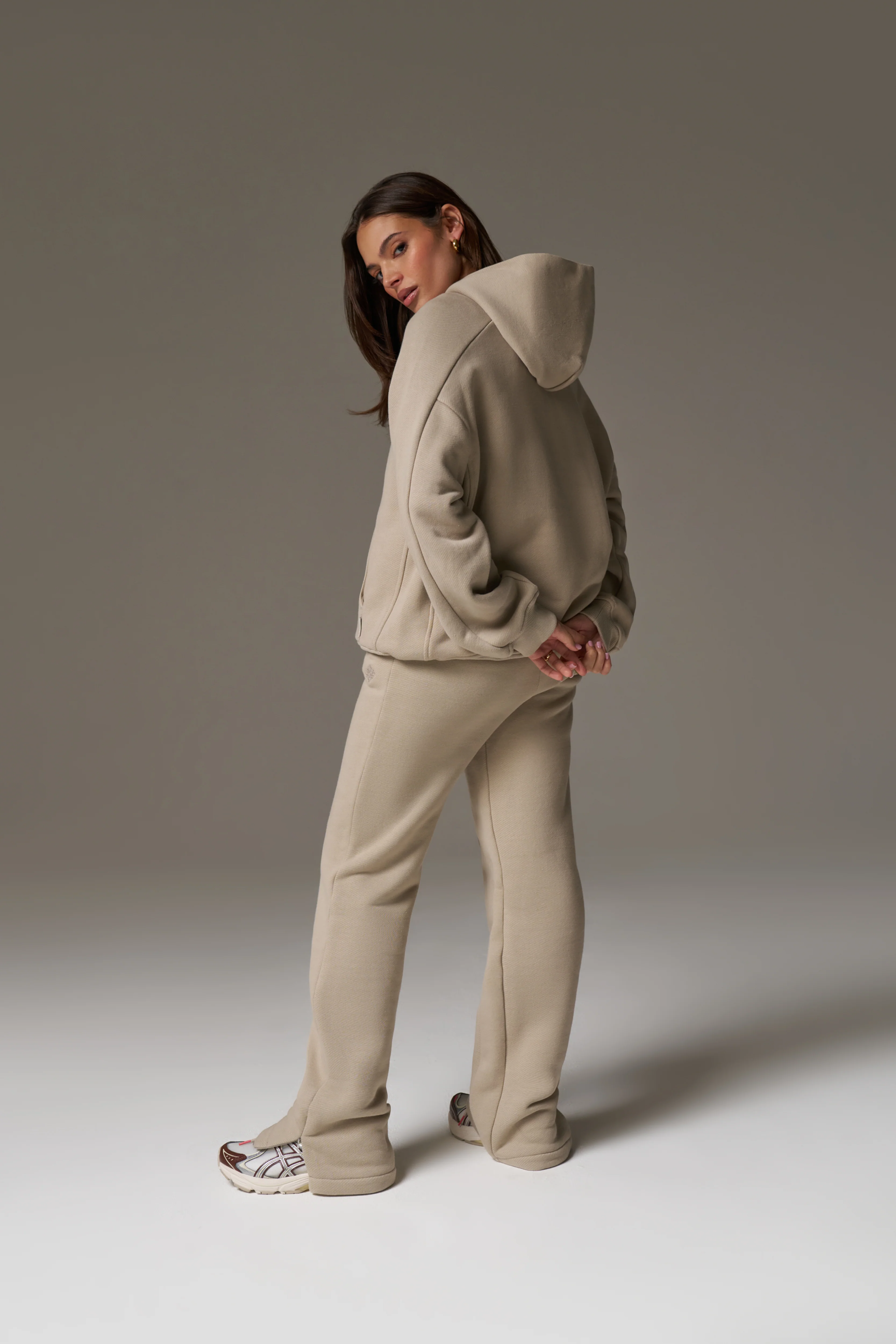 LAUNDERED CLASSICS SEAM DETAIL HOODIE - BEIGE