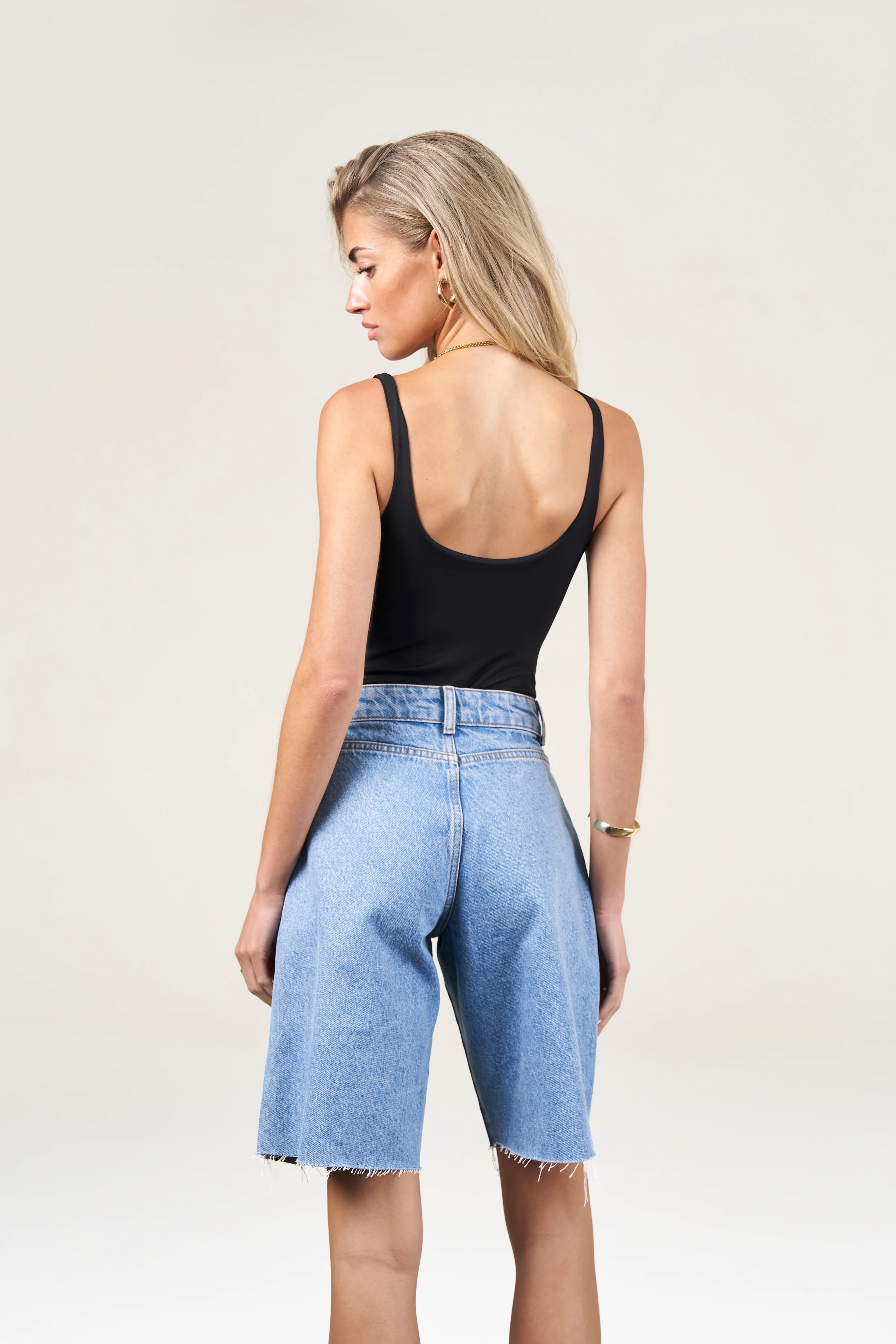 SCULPTING JERSEY SCOOP NECK BODYSUIT - BLACK