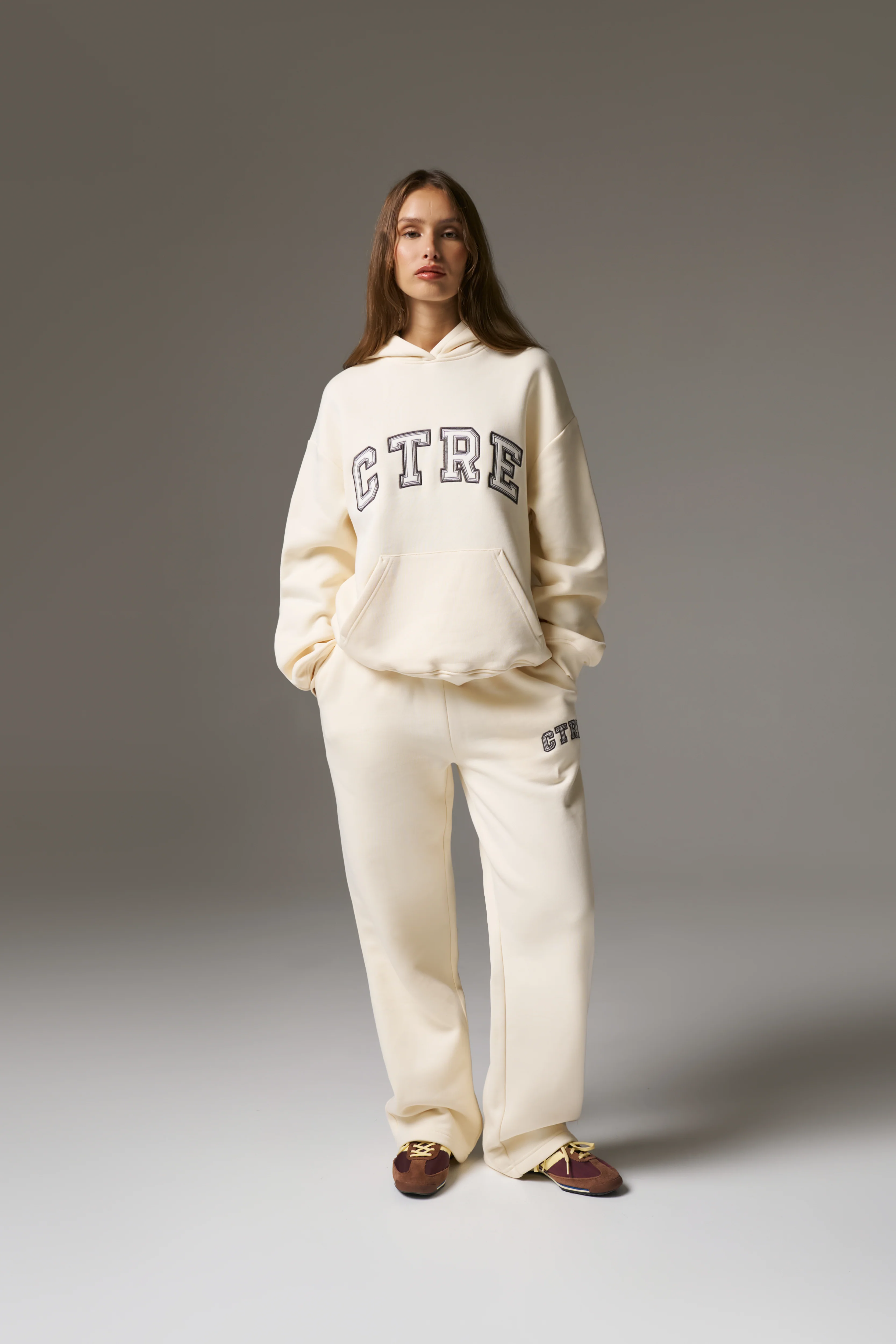 CTRE RELAXED HOODIE - BUTTERMILK