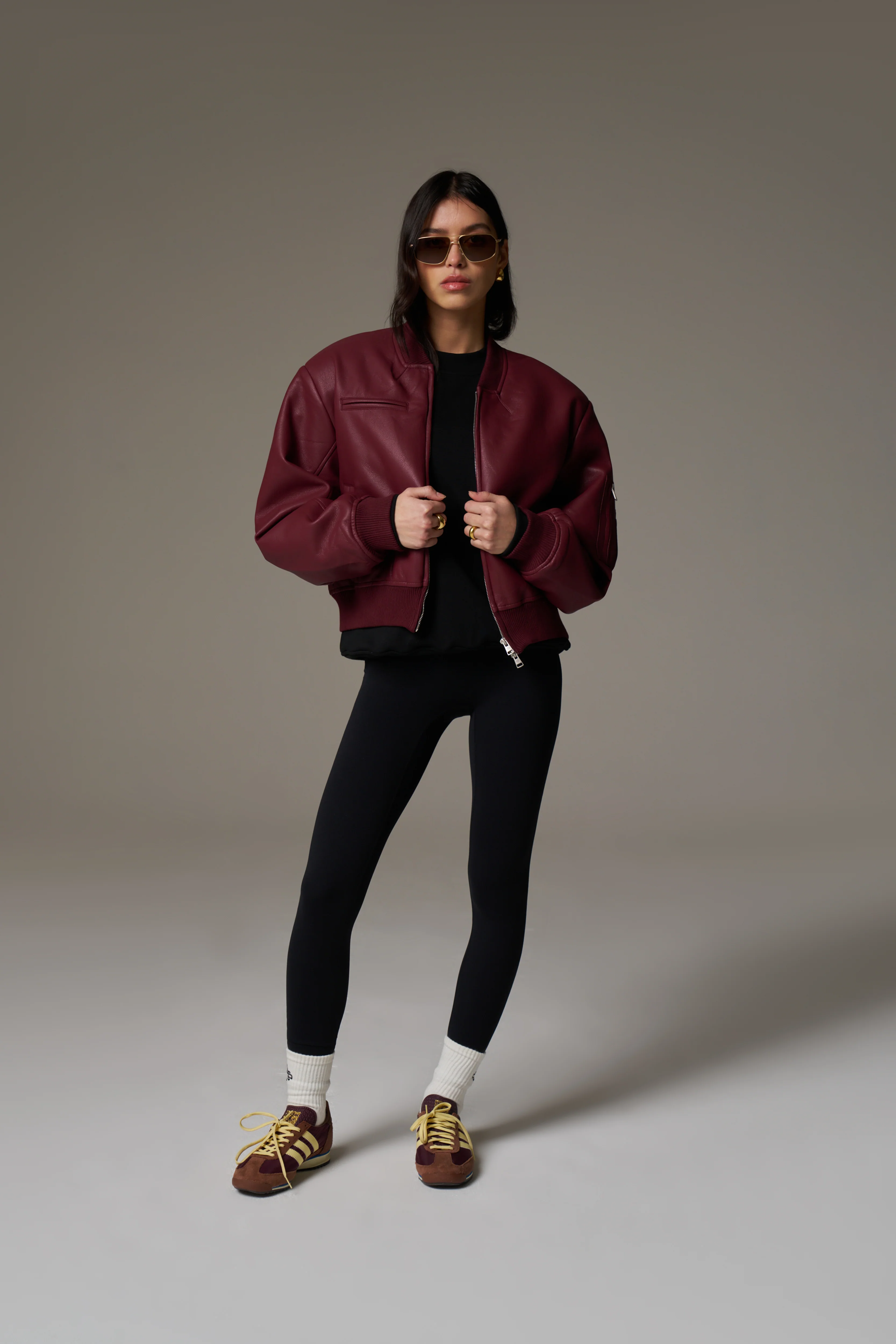 EMBLEM EMBROIDERED SWEATSHIRT - BLACK