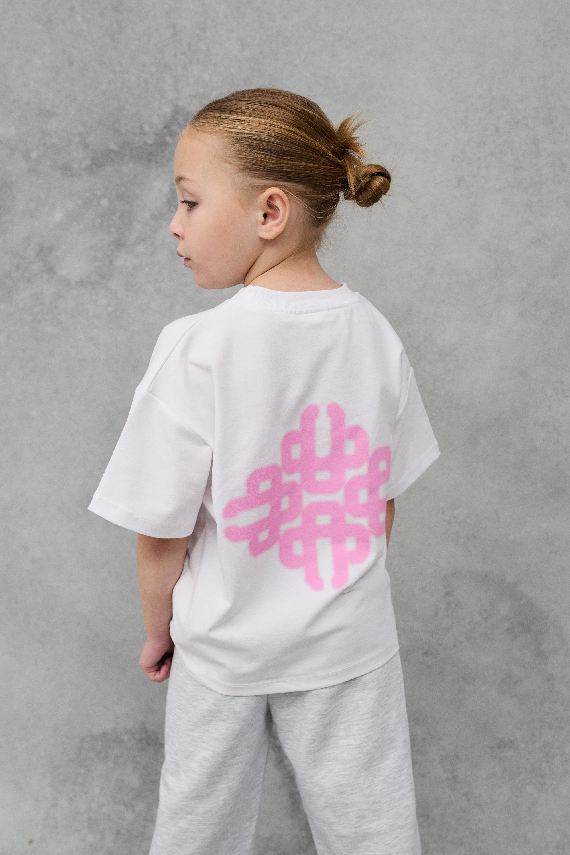JNR BLURRED GRAPHIC EMBLEM T-SHIRT - WHITE/PINK