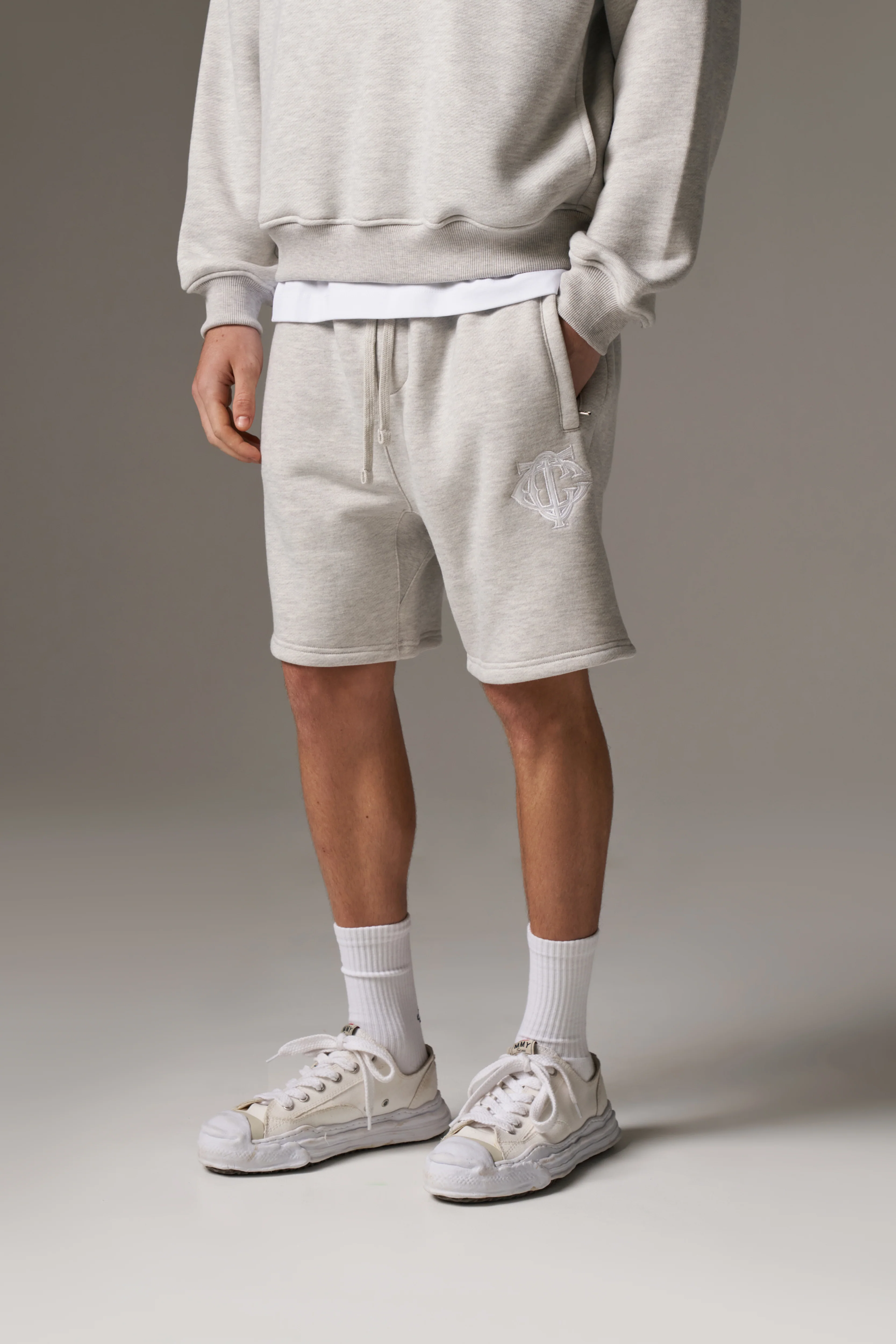 HEAVYWEIGHT MONOGRAM EMBLEM SHORTS - GREY MARL