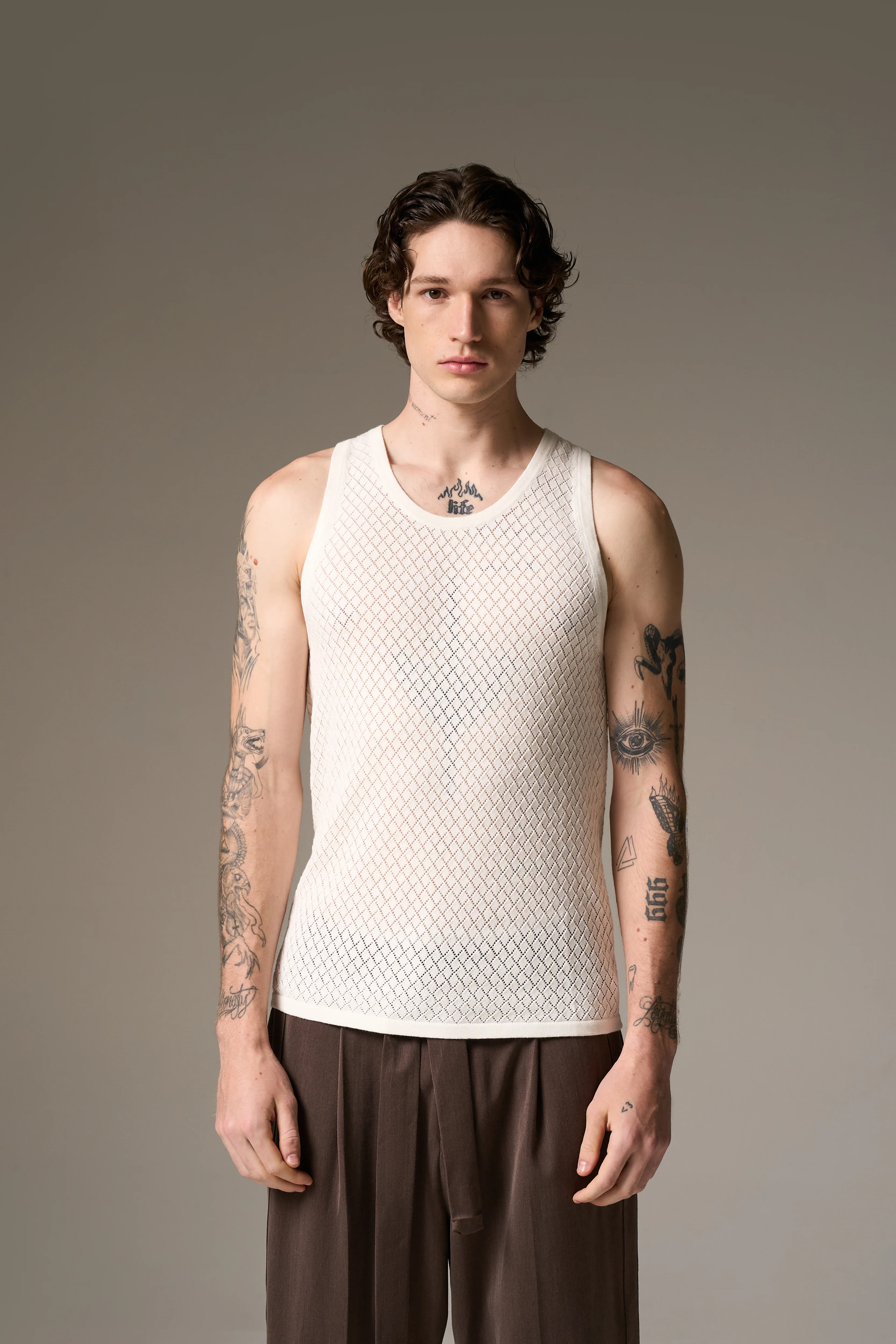KNITTED VEST - WHITE