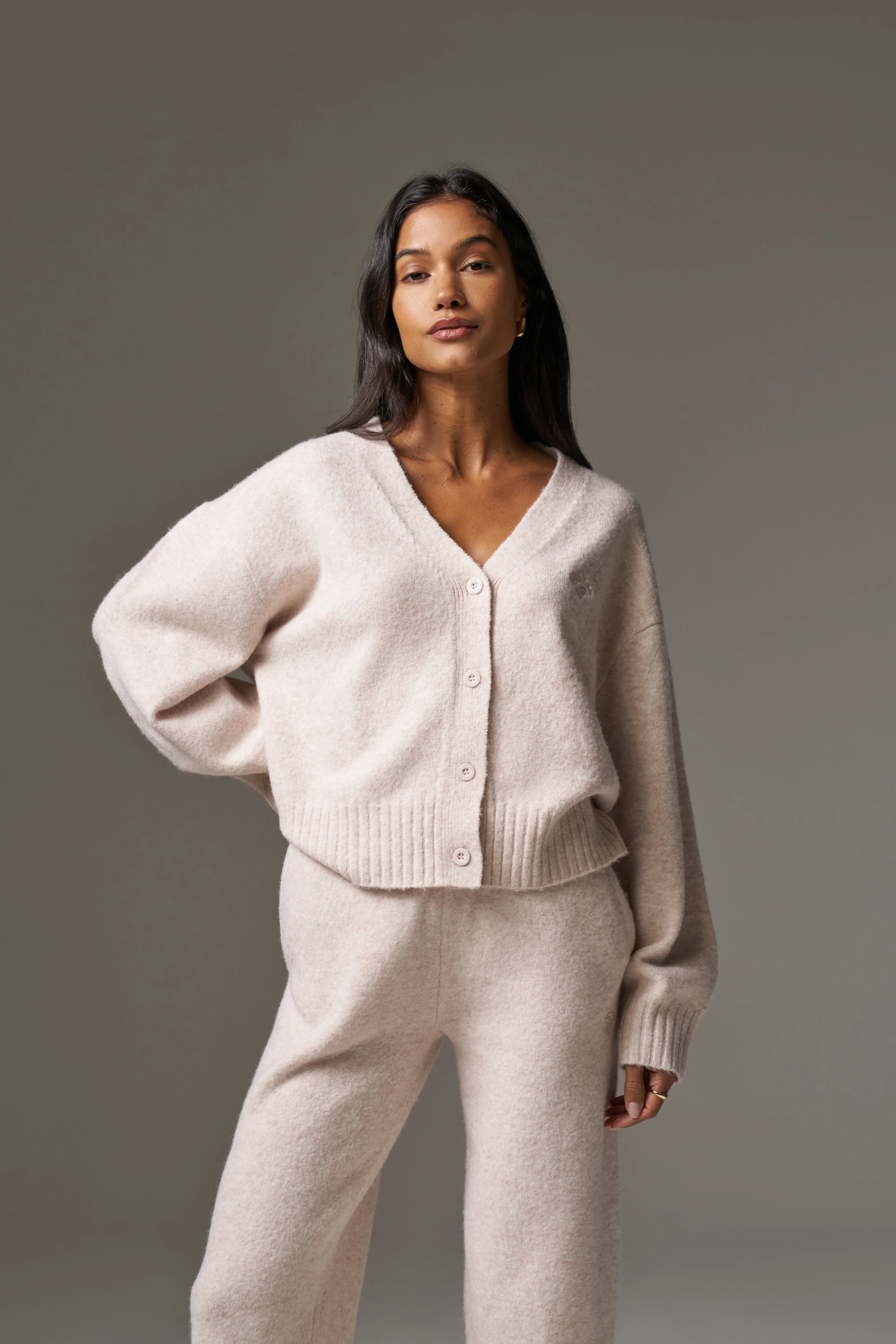 FLUFFY KNITTED EMBLEM EMBROIDERED CARDIGAN - PINK