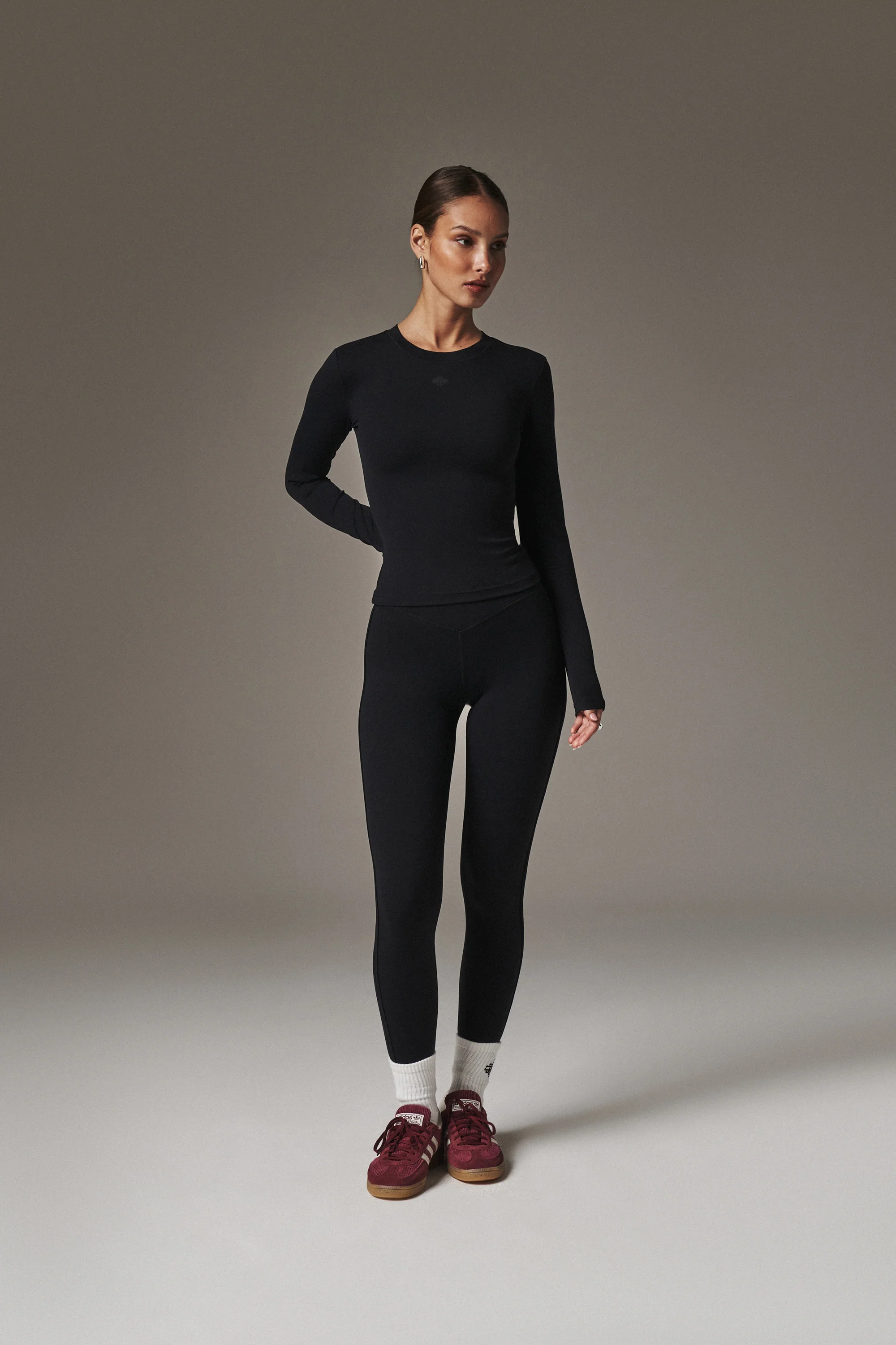 SCULPTING STRETCH LONG SLEEVE TOP - BLACK
