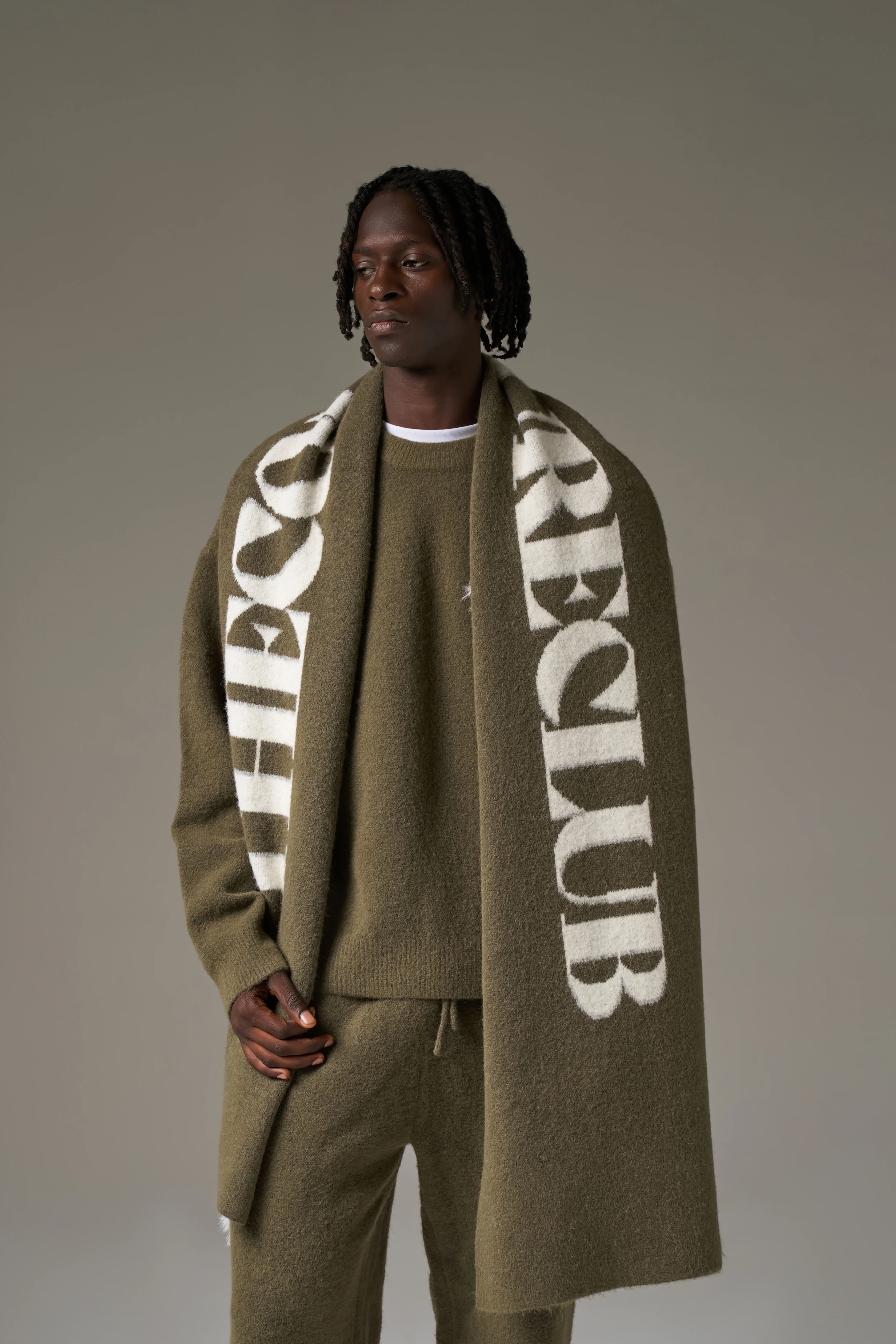 COPYRIGHT KNIT SCARF - KHAKI