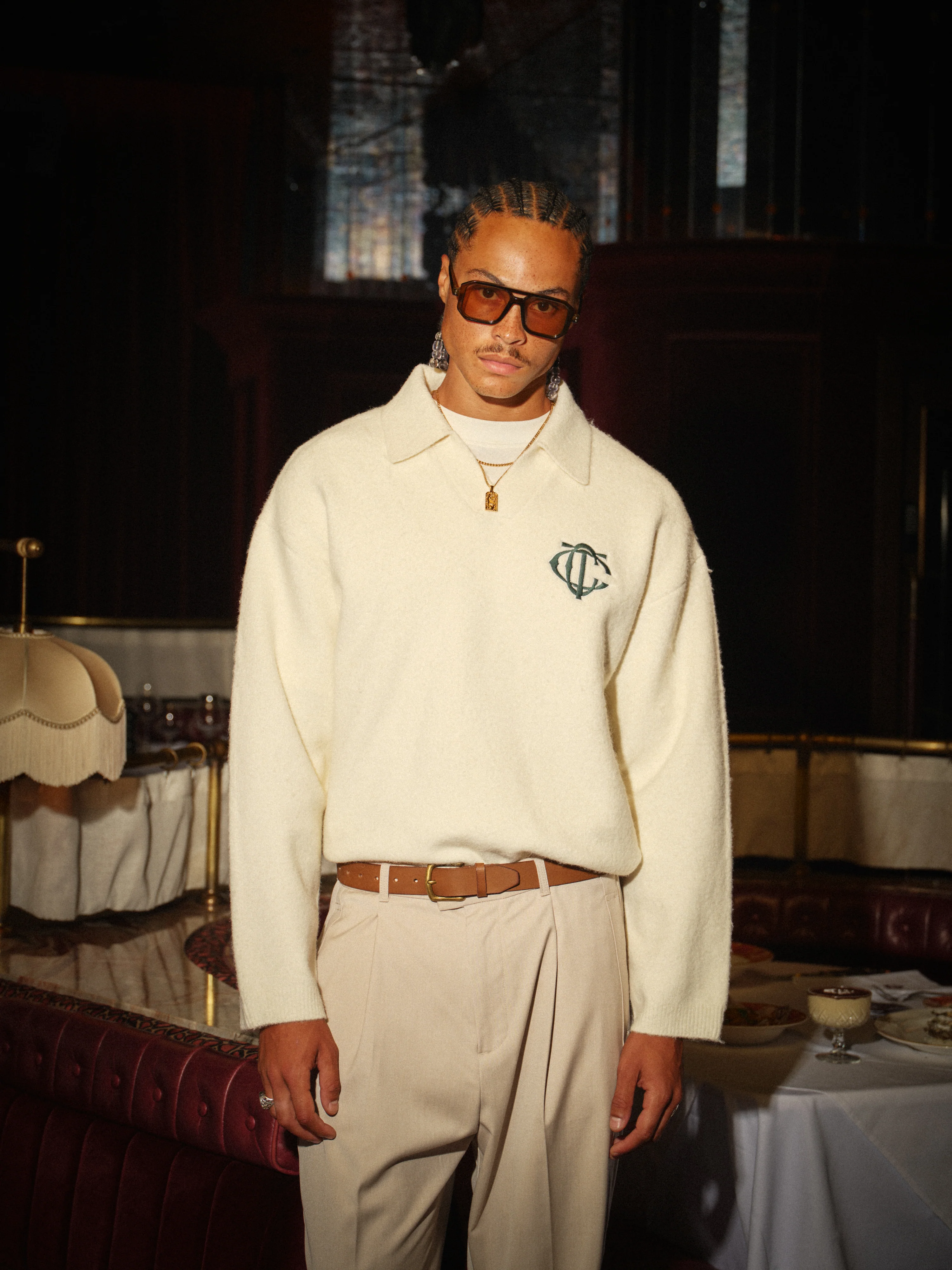 MONOGRAM EMBLEM KNITTED POLO TOP - OFF WHITE