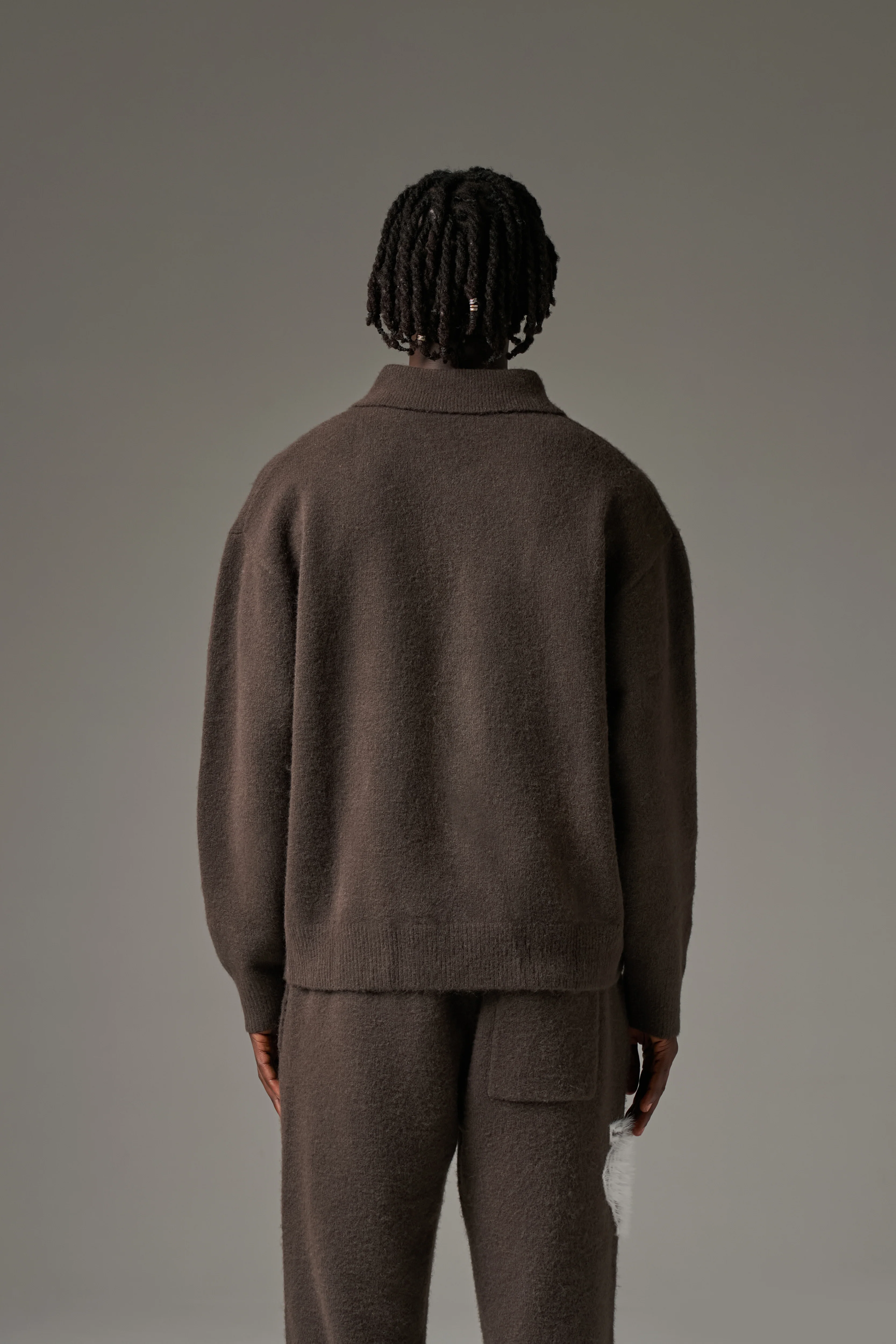 MONOGRAM EMBLEM FLUFFY KNIT POLO - BROWN