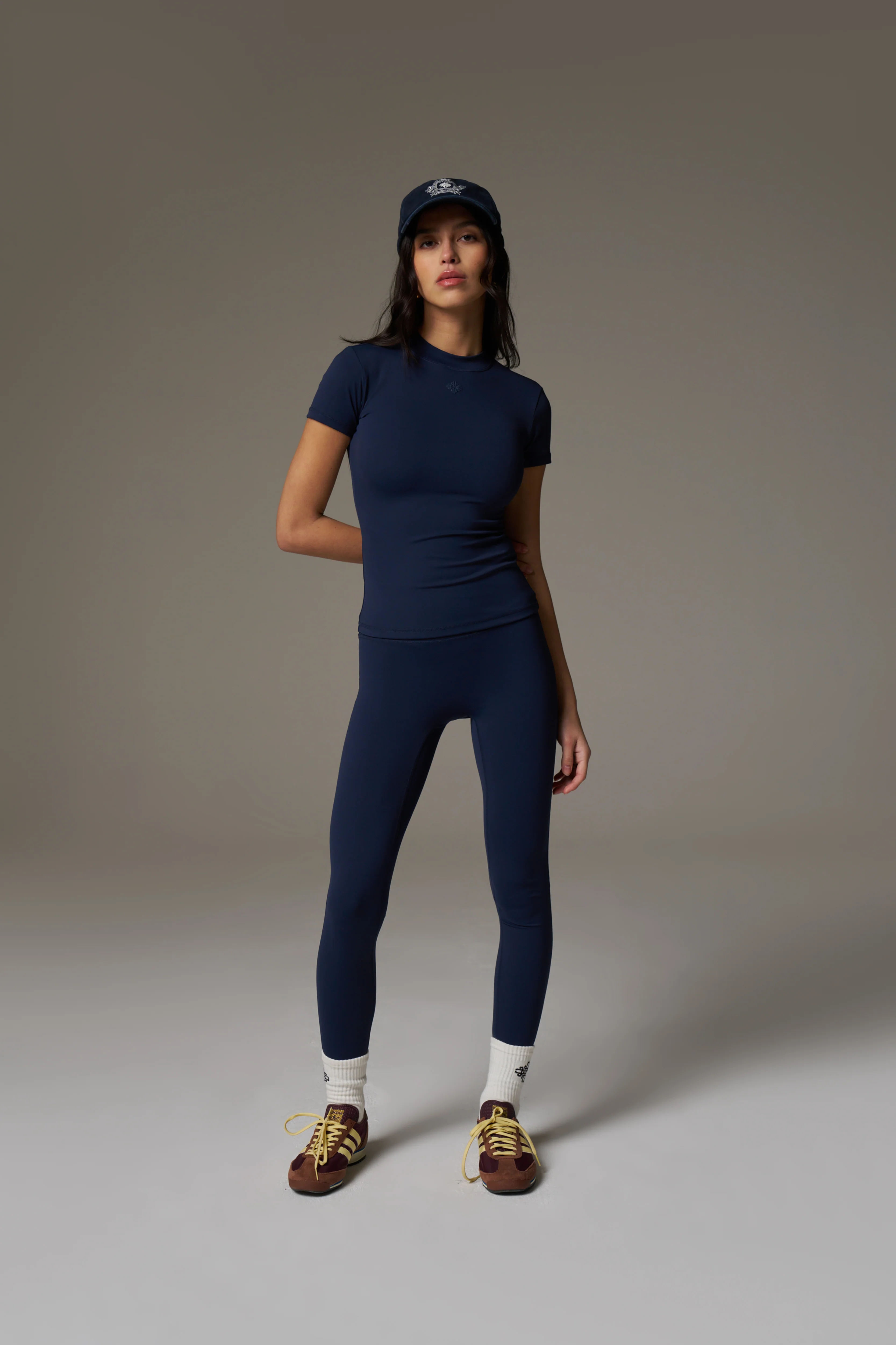 SCULPTING STRETCH EMBLEM BABY TEE - DARK NAVY