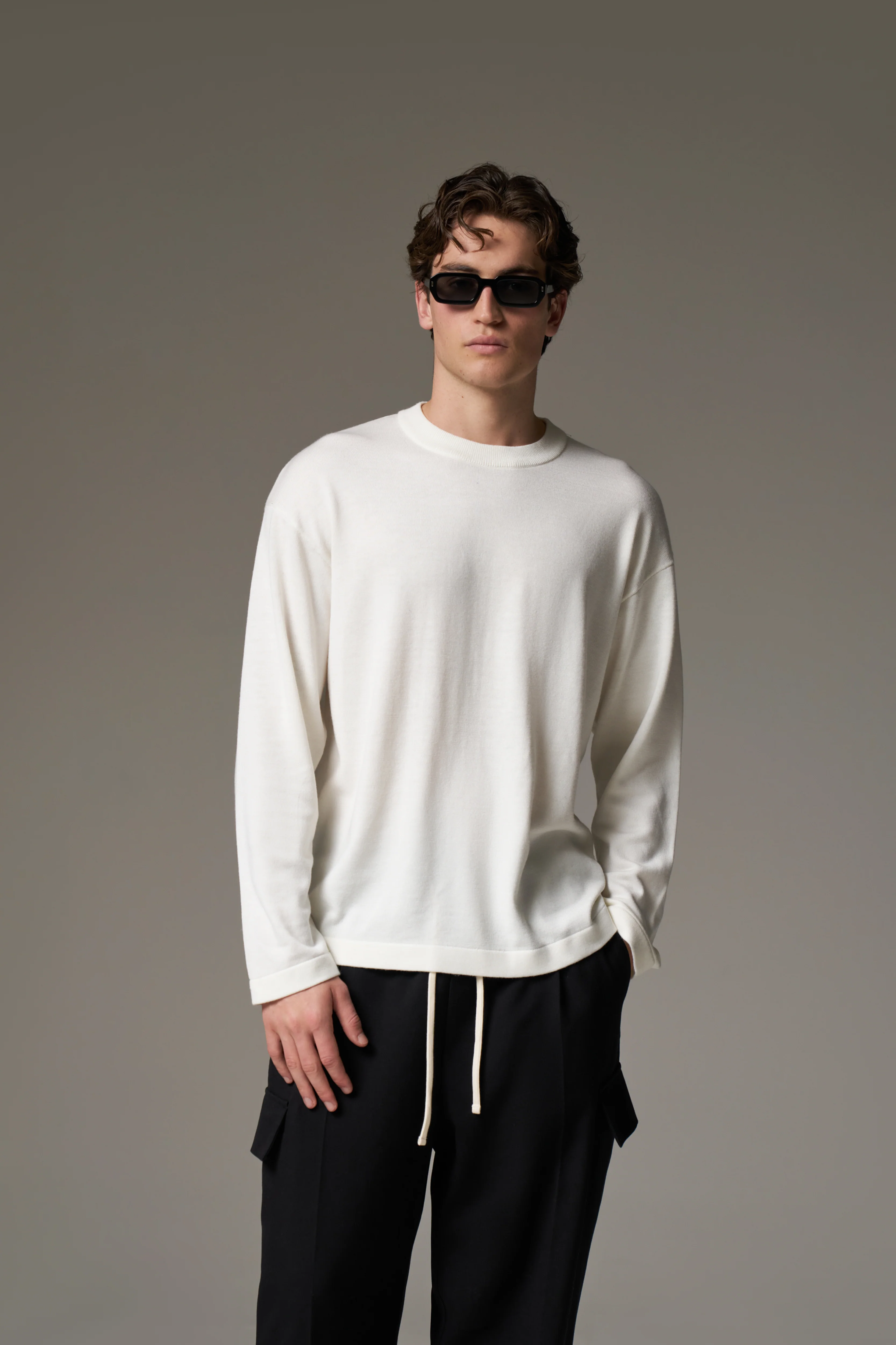 FINE GAUGE KNIT LONG SLEEVE T-SHIRT - OFF WHITE