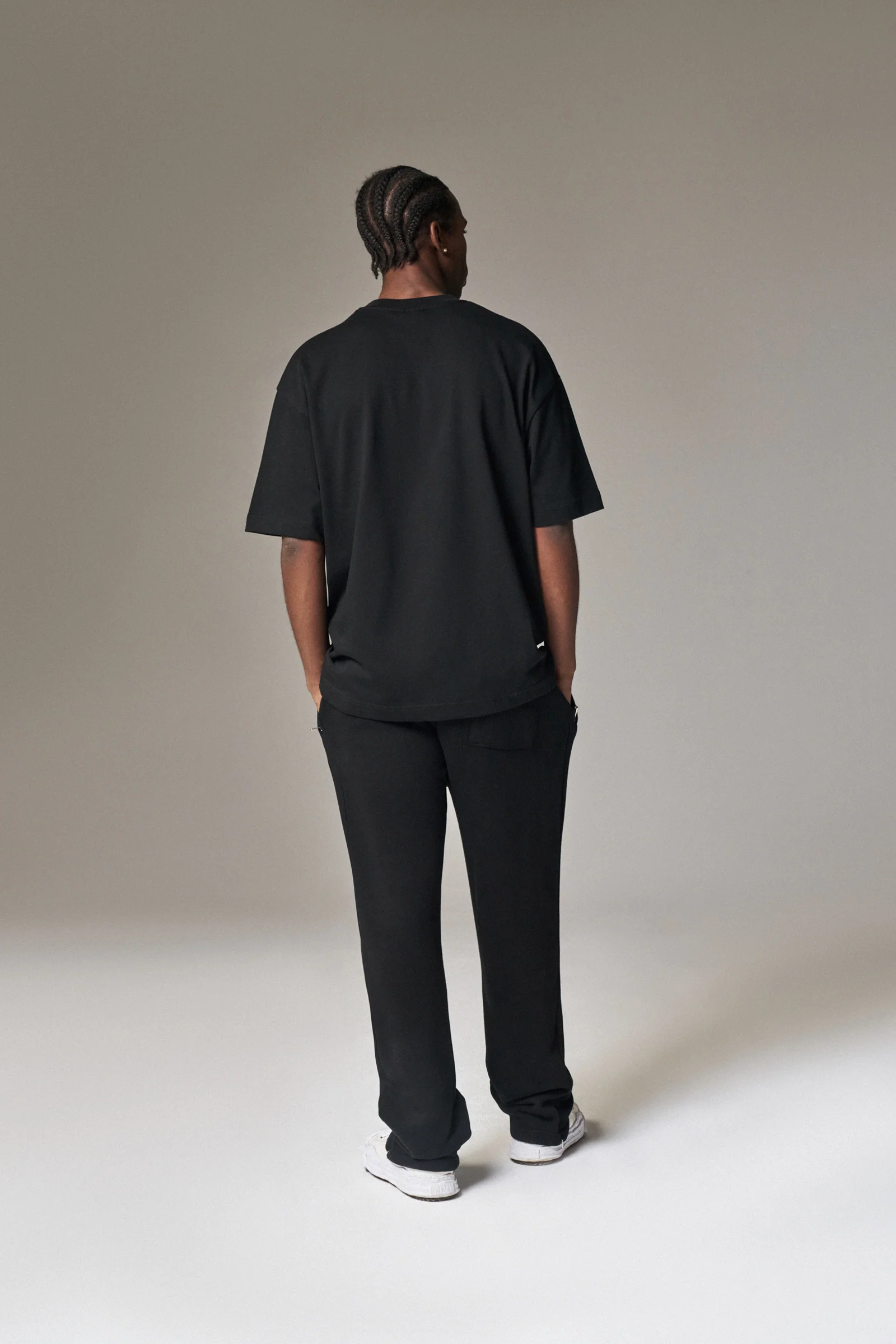 LAUNDERED CLASSICS T-SHIRT - BLACK