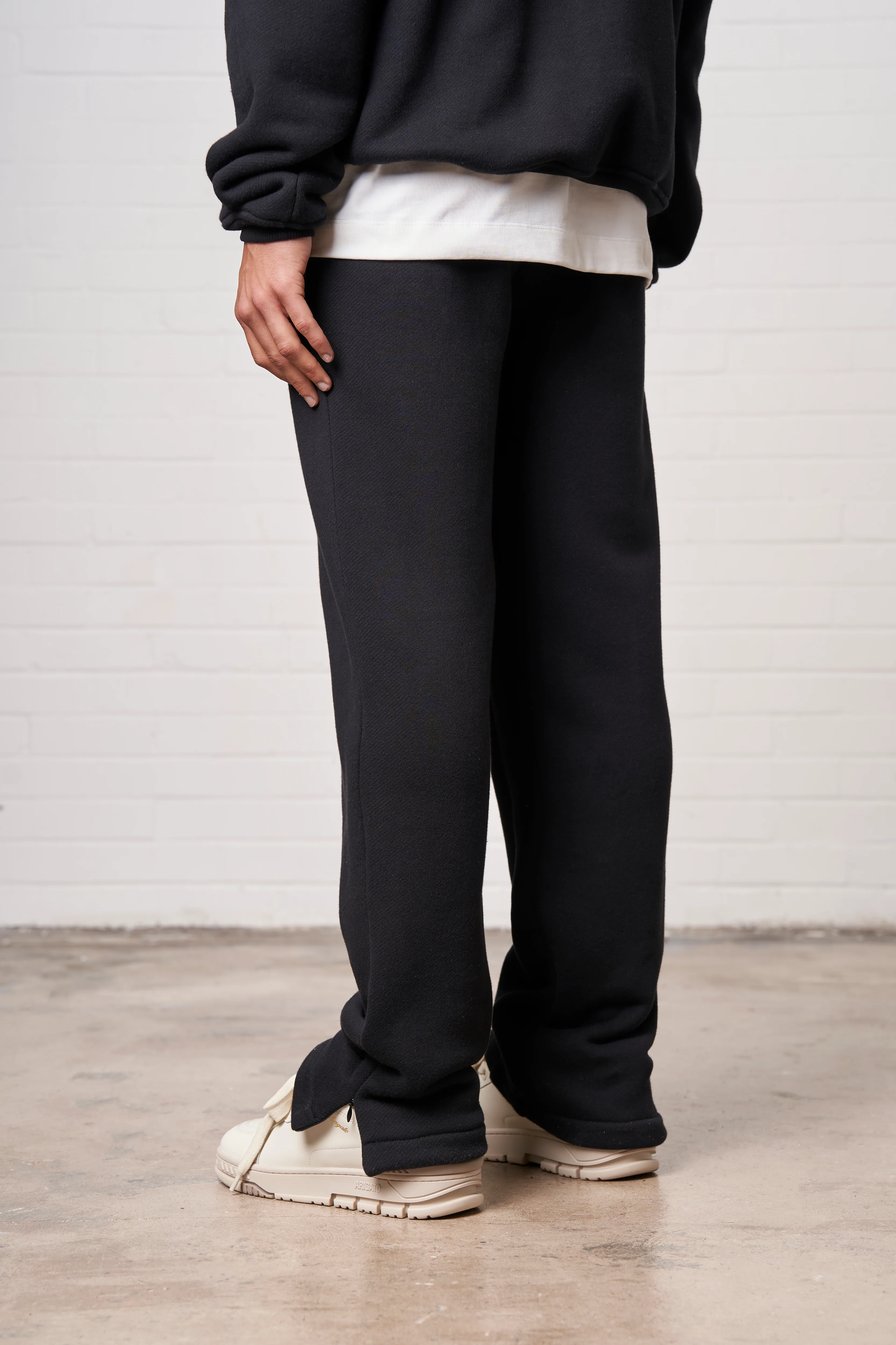 LAUNDERED CLASSICS JOGGERS - WASHED BLACK