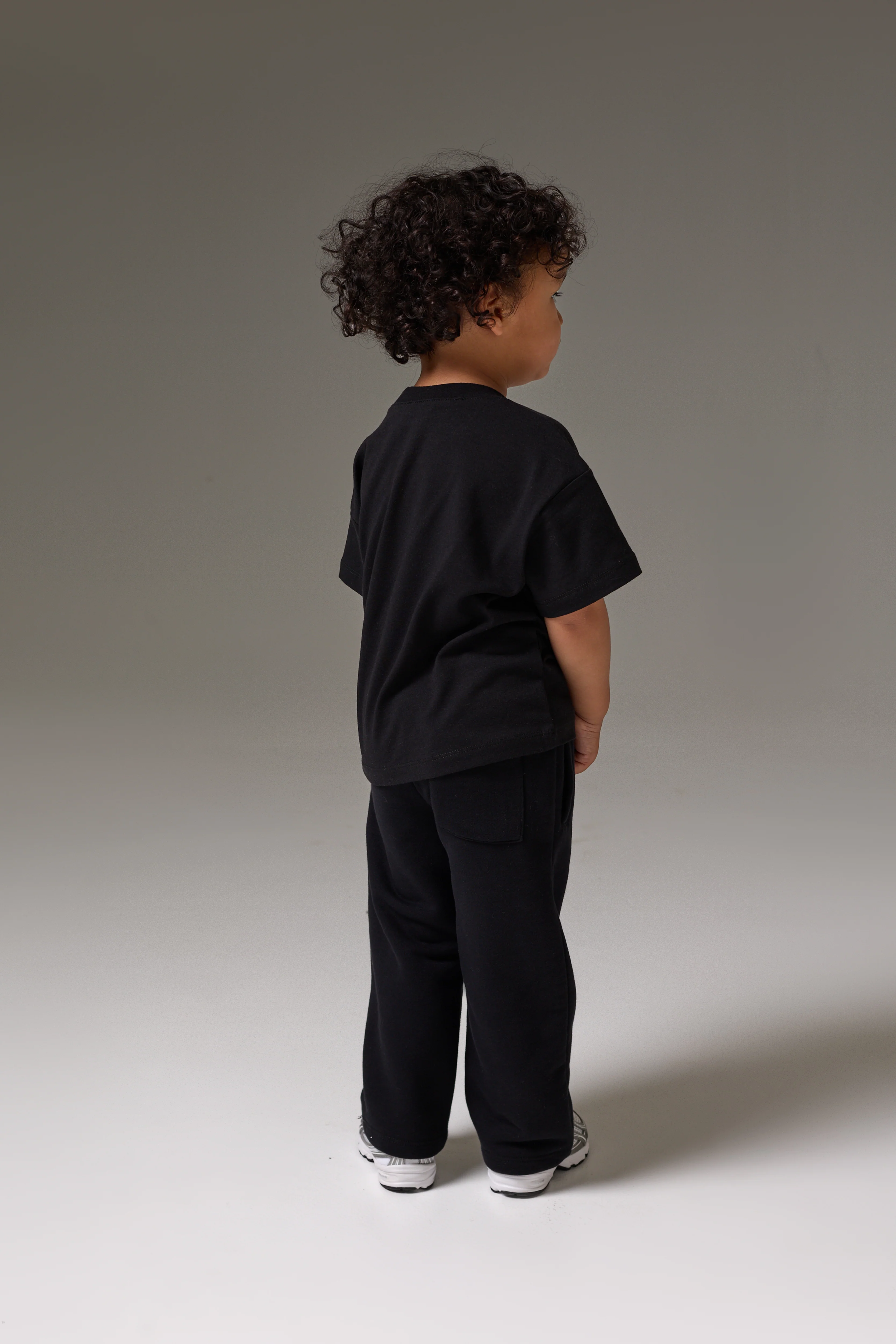 KIDS MONOGRAM EMBLEM APPLIQUE T-SHIRT - BLACK