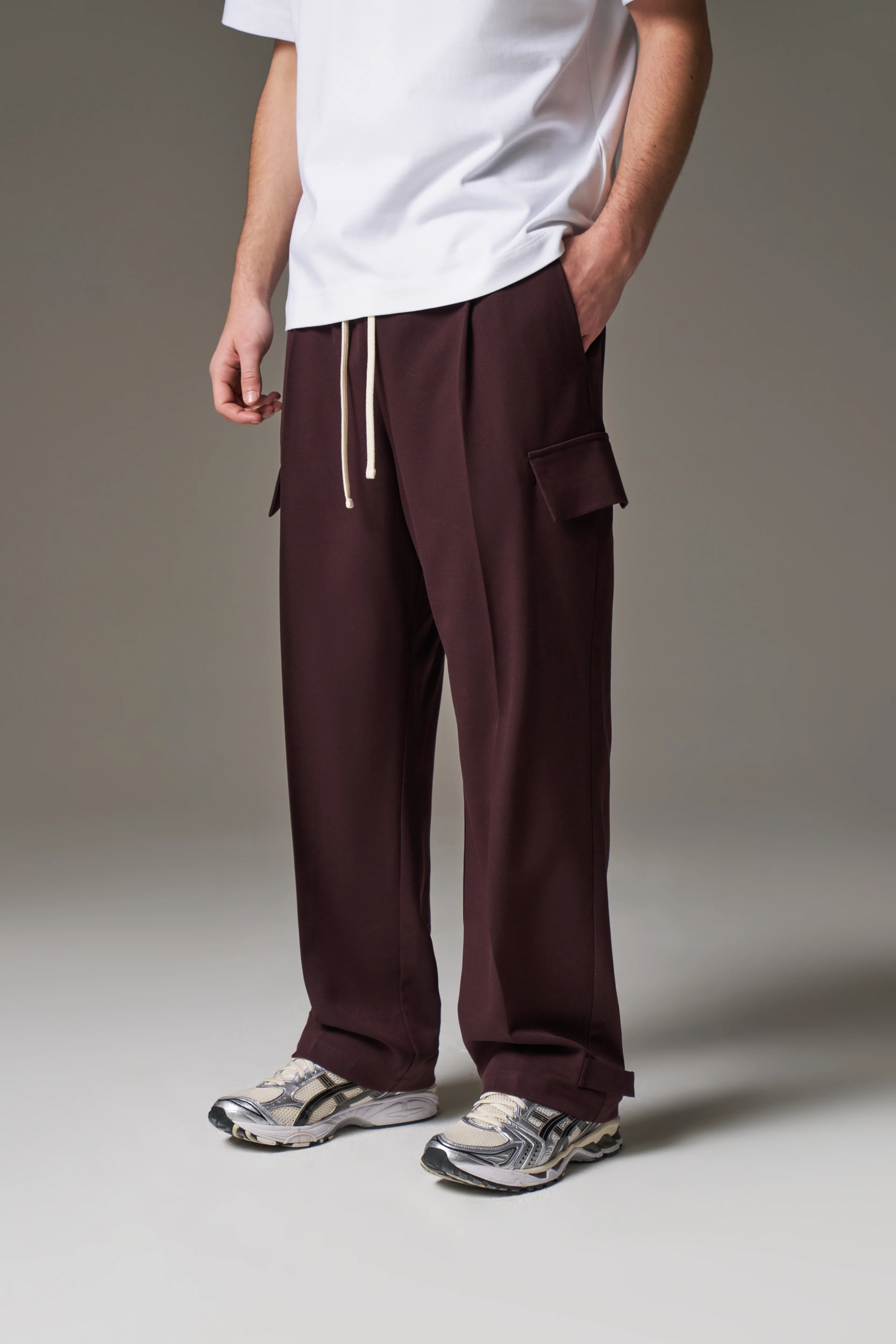 PLEATED WIDE LEG TROUSER - BURGUNDY