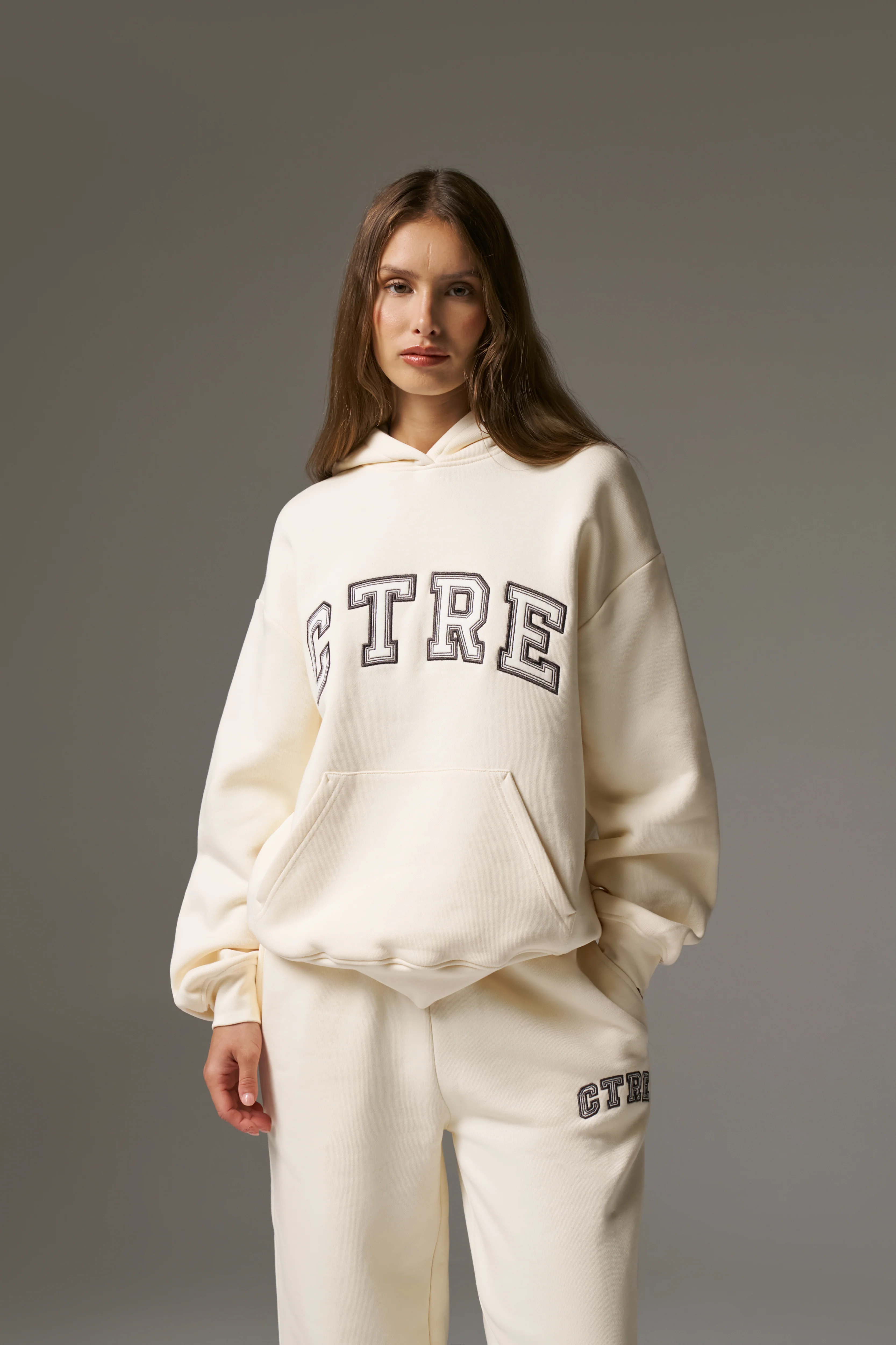 CTRE RELAXED HOODIE - BUTTERMILK
