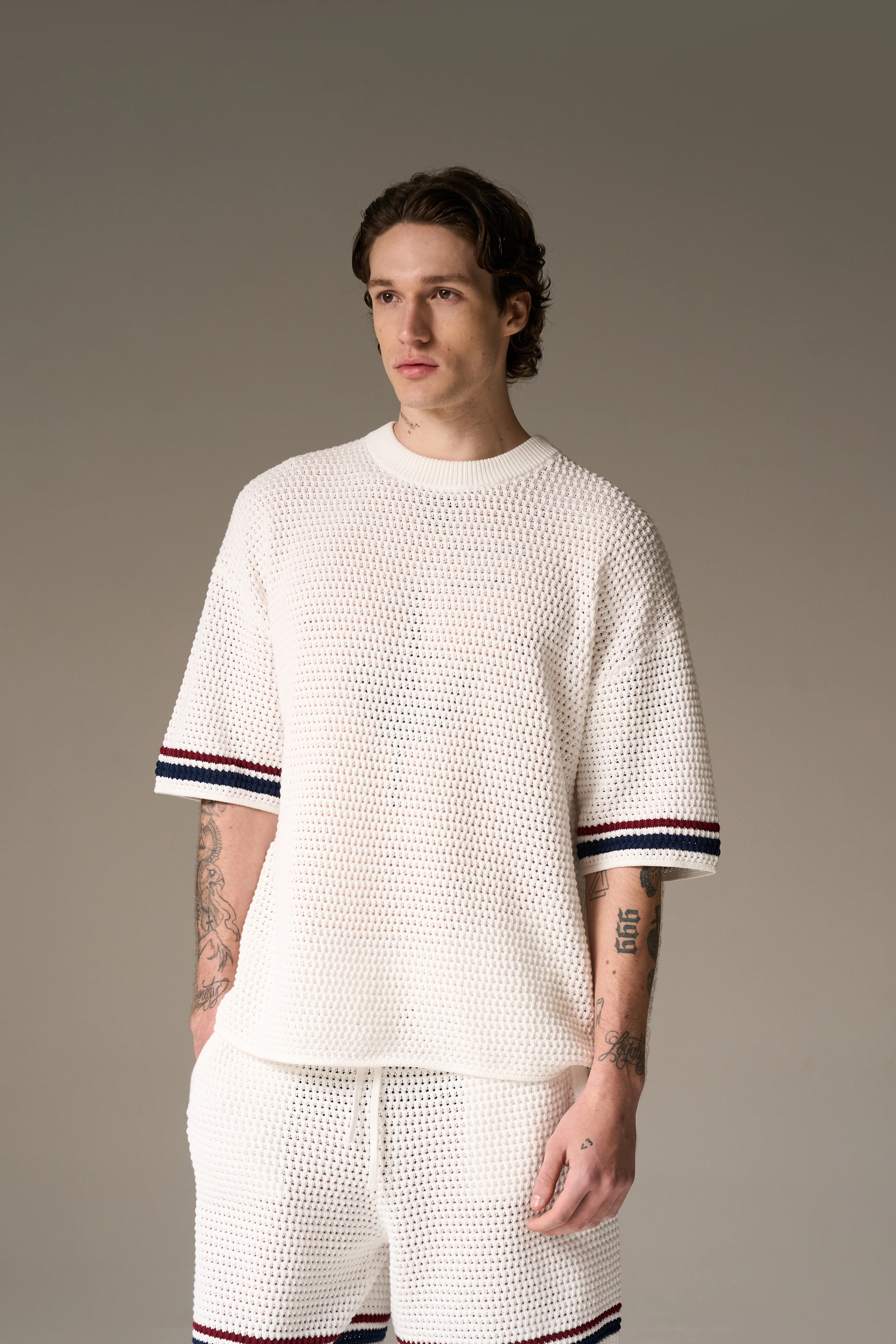 STRIPE CROCHET KNIT T-SHIRT - BURGUNDY